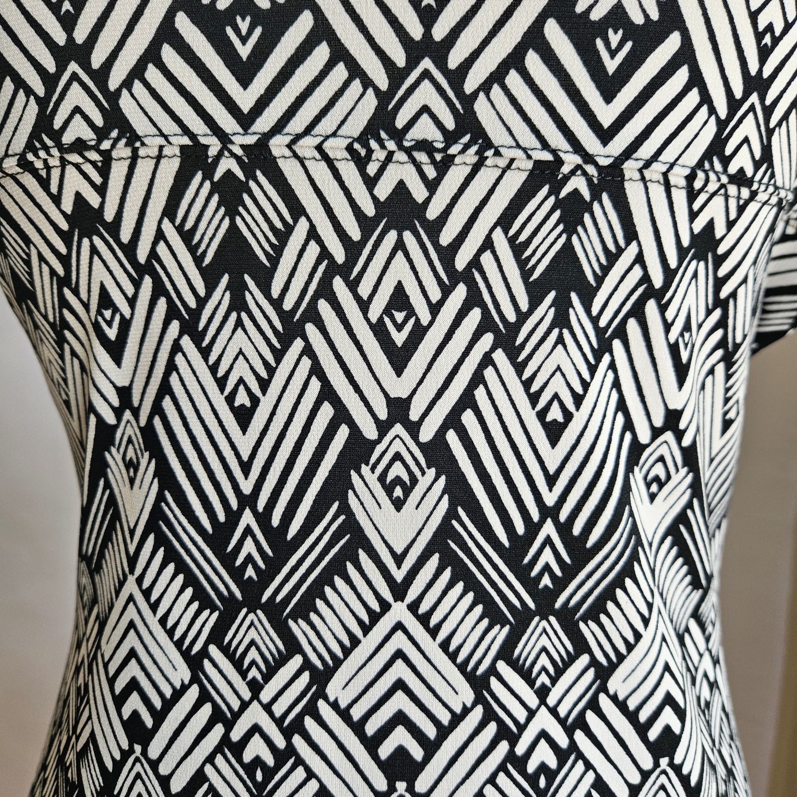 Karen Kane Black White Geometric Knit A-Line Scoop Neck Ruffle Dress S