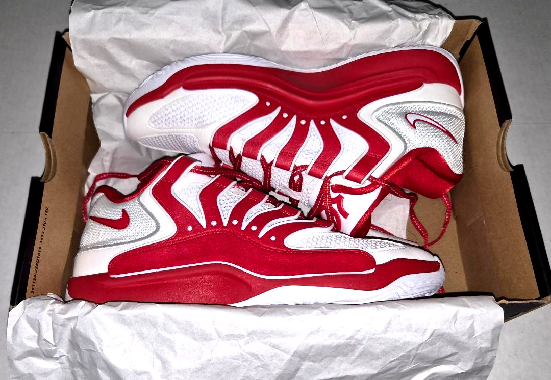 NEW IN BOX NIKE KD18 TEAM BANK WHITE & RED IM0634-104 MENS SIZE 10 M BASKETBALL