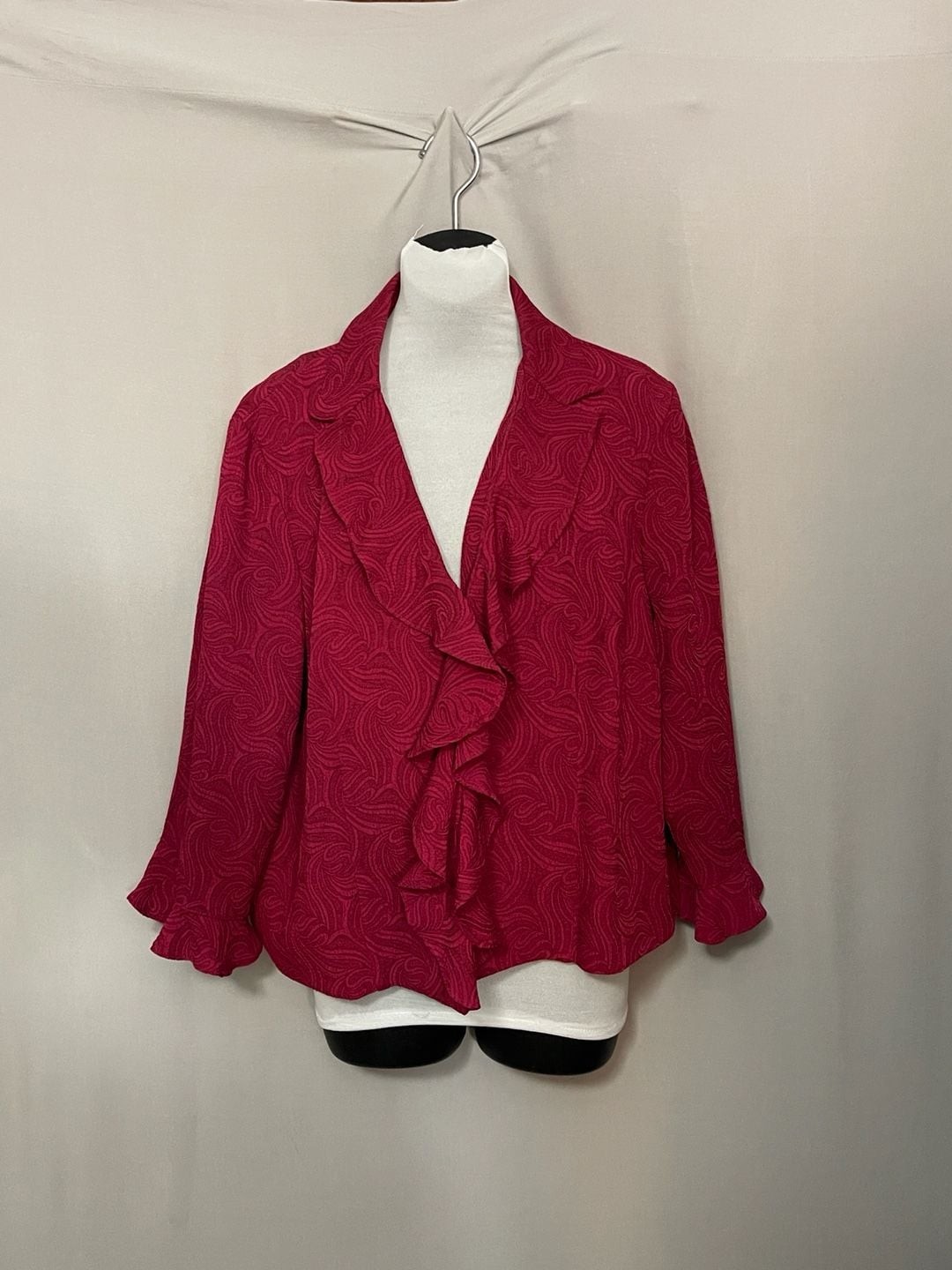 VTG Positive Attitude Women’s Petite Red Swirl Pattern Ruffled Jacket Size 18