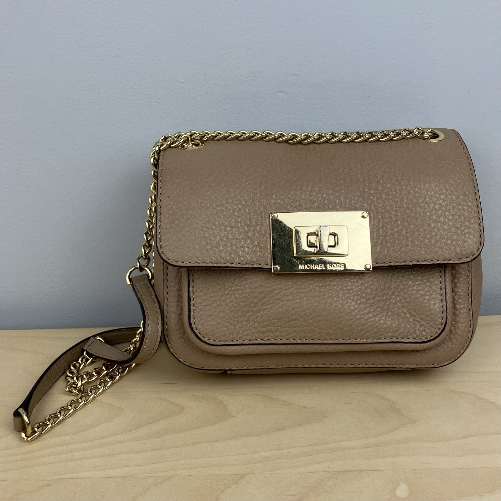 Michael Kors Sloan Tan Pebbled Crossbody Bag Small Turn Lock Chain Strap Gold