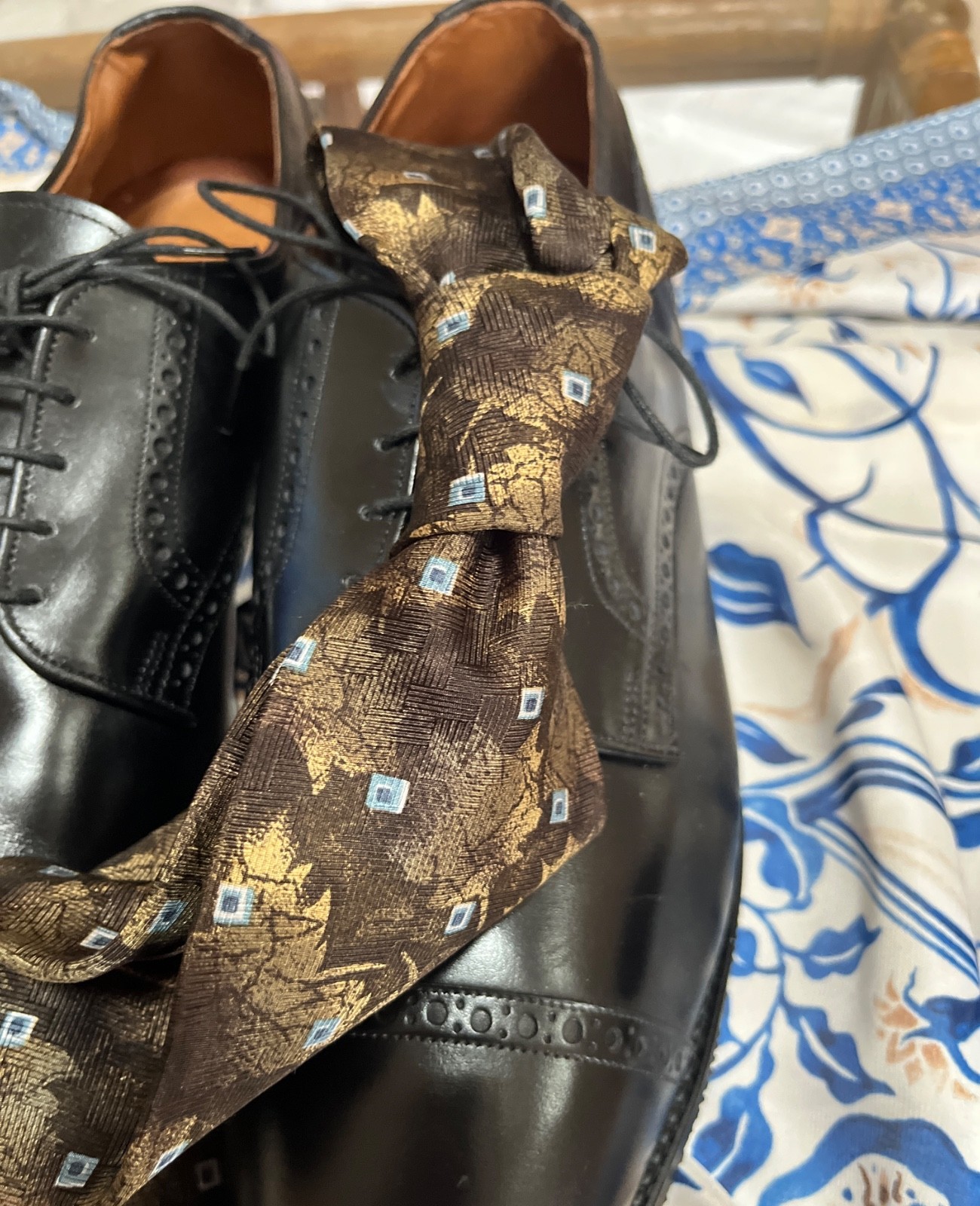 New Jos. A. Bank Executive Baby Blue Black Gold Brown Leaf 100% SILK NECKTIE