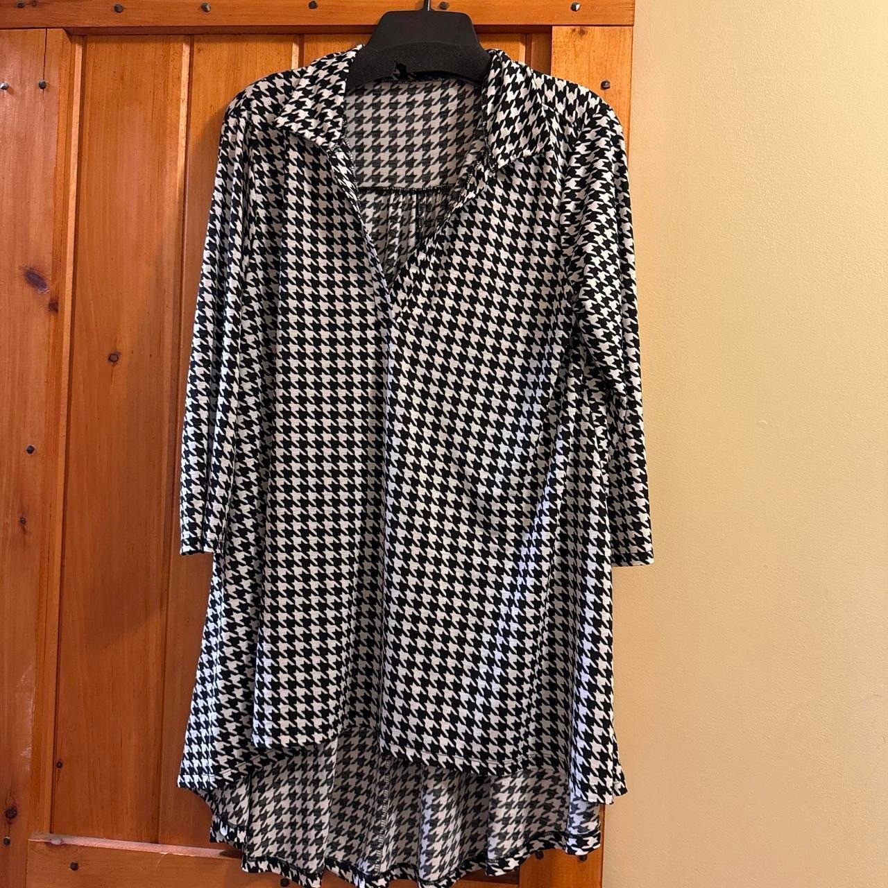 Curvy Boutique black and white houndstooth blouse size 1XL
