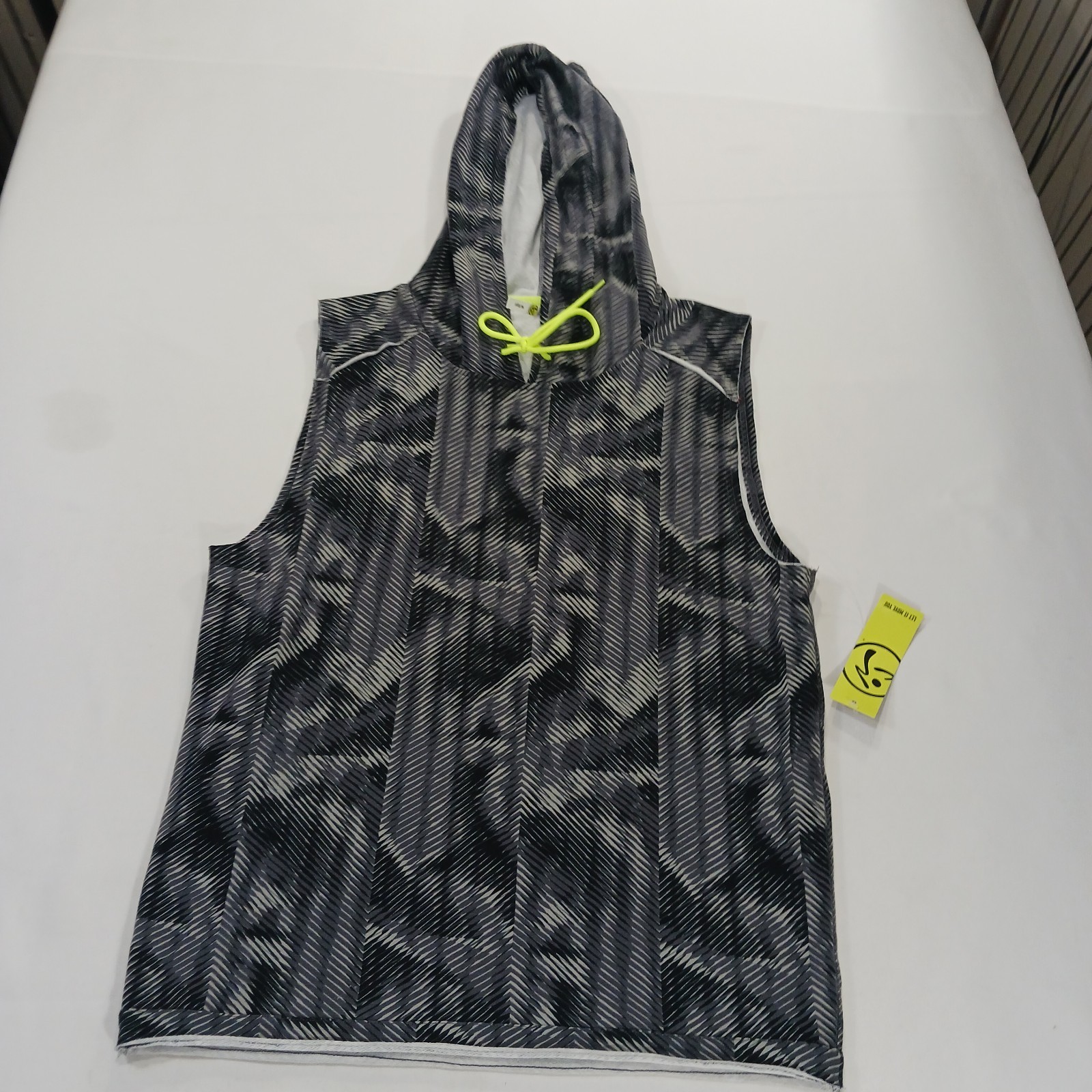 Zumba Wear Mr Right Z2T00259 Men’s Gray Surged Sleeveless Pullover Hoodie Medium