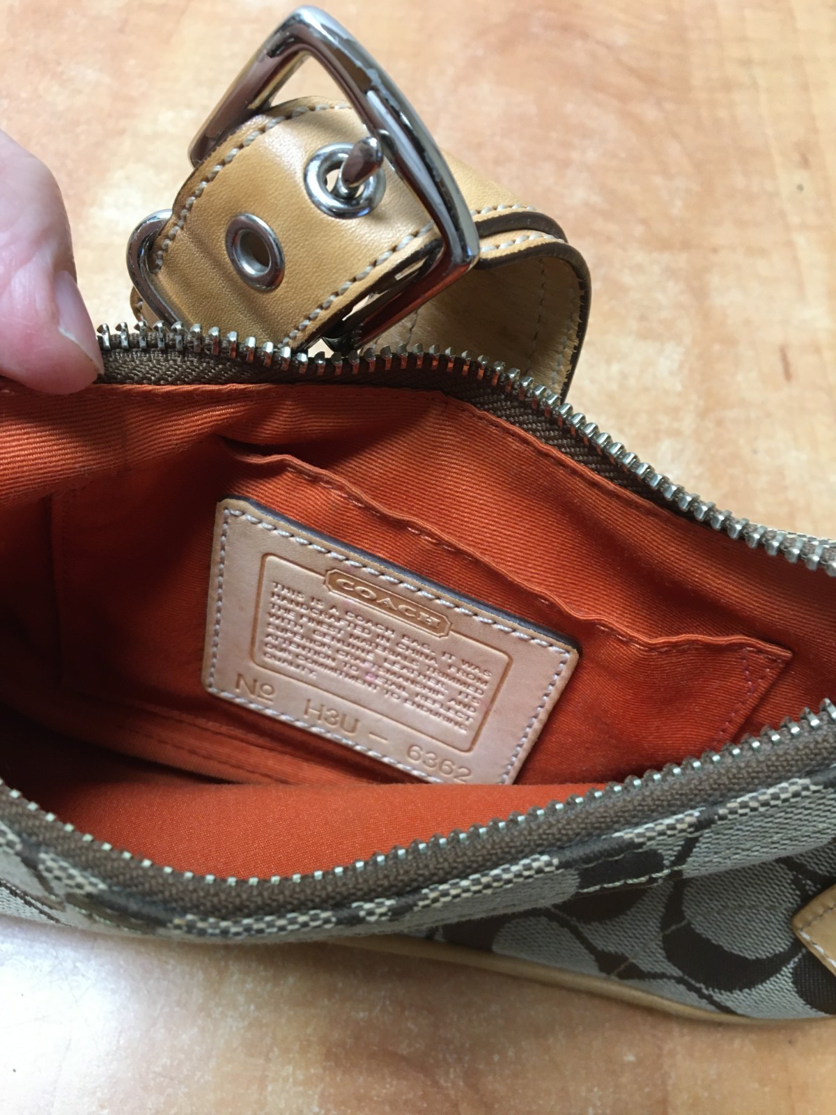 Coach Tan Demi Buckle Small Purse Logo Magnetic H3U-6362