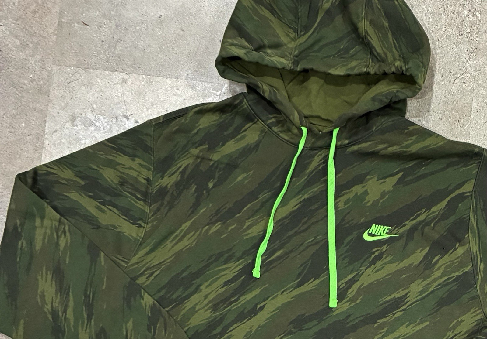 Mens NIKE Camo Hoodie Sweatshirt & Athletic Pants, sz Large