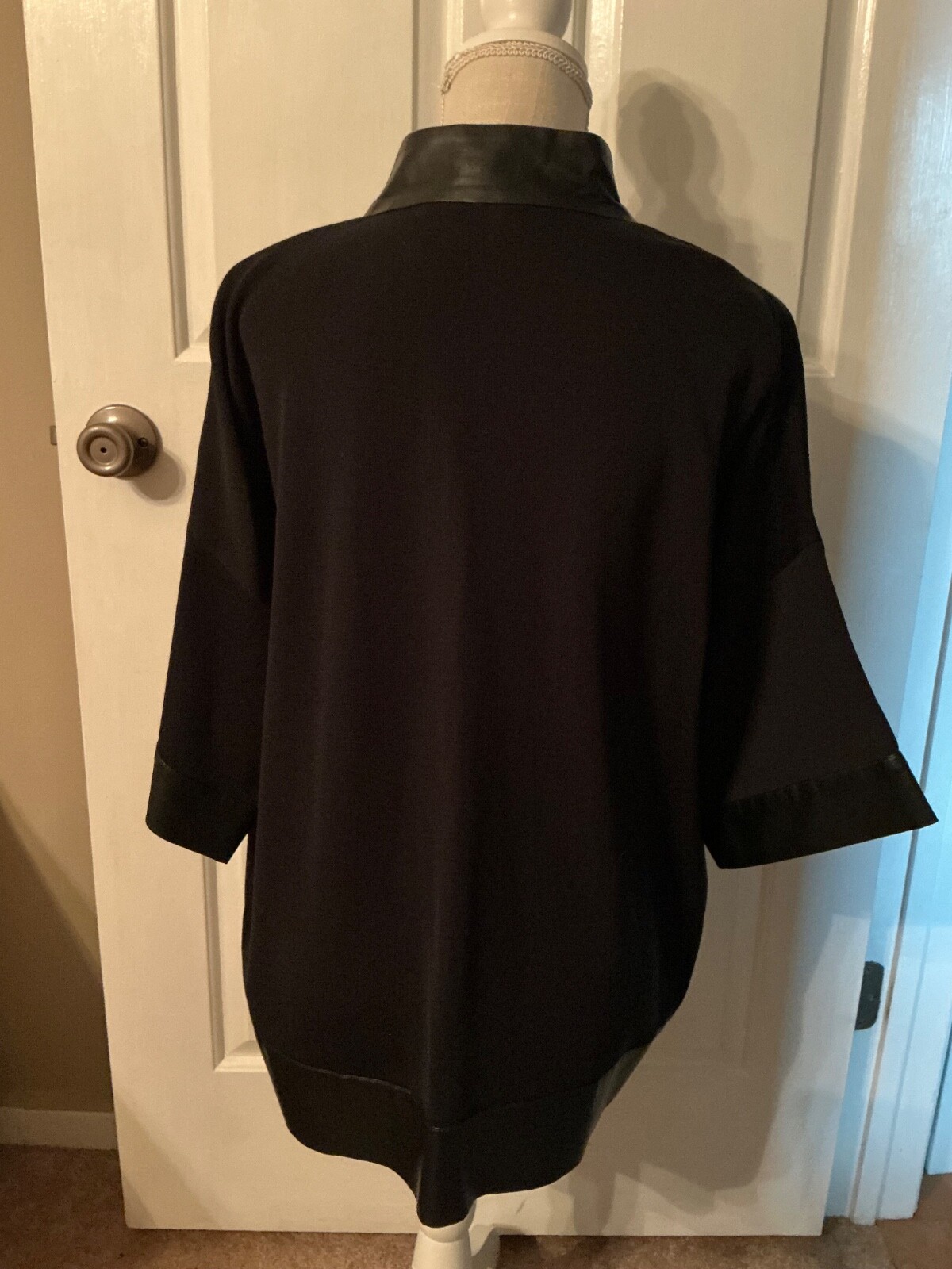 🌸 Ming Wang Black with Black Faux Leather Trim 3/4 Sleeve Size M Jacket 🌸