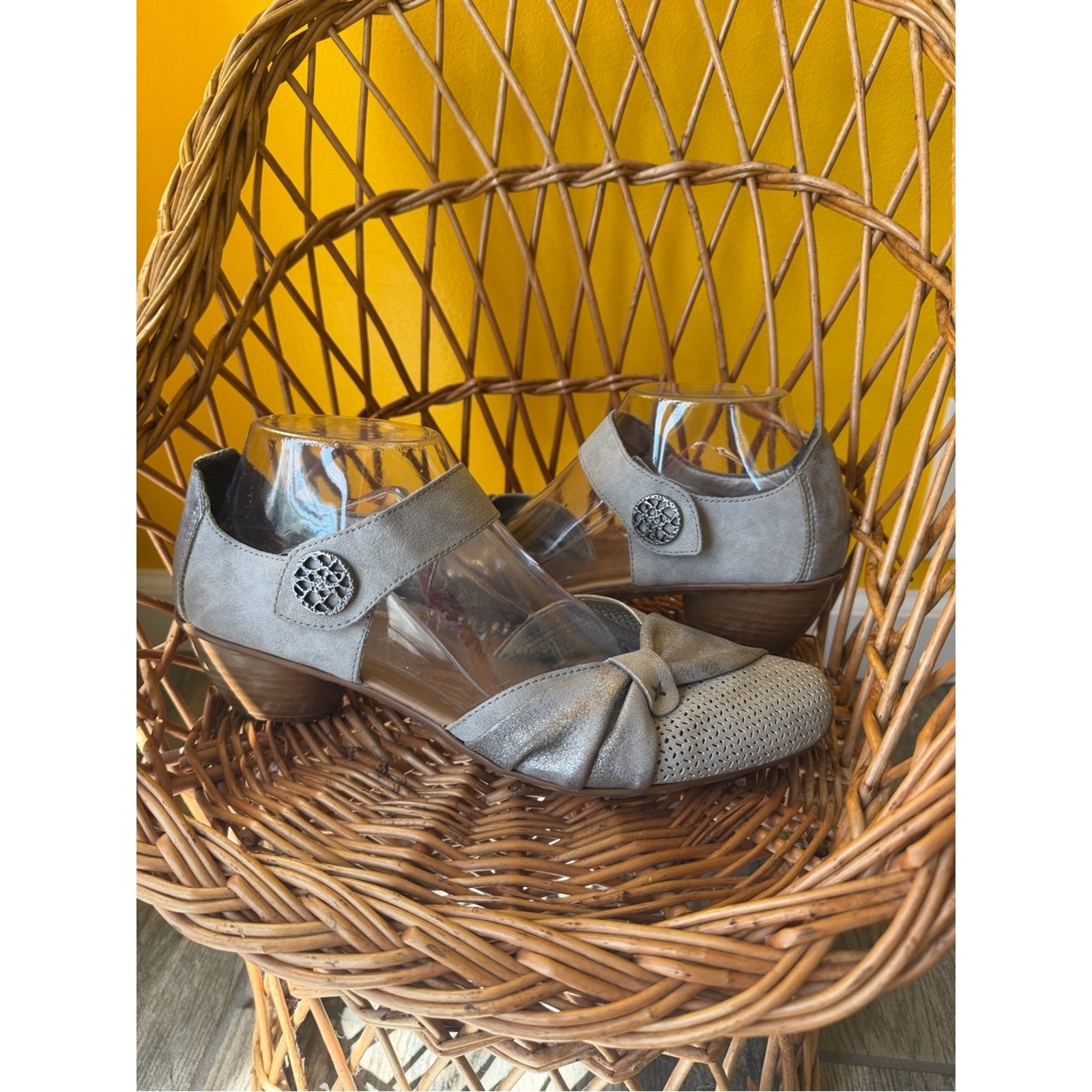 Rieker women’s antique gray perforated leather Mary Jane shoes size EU 39