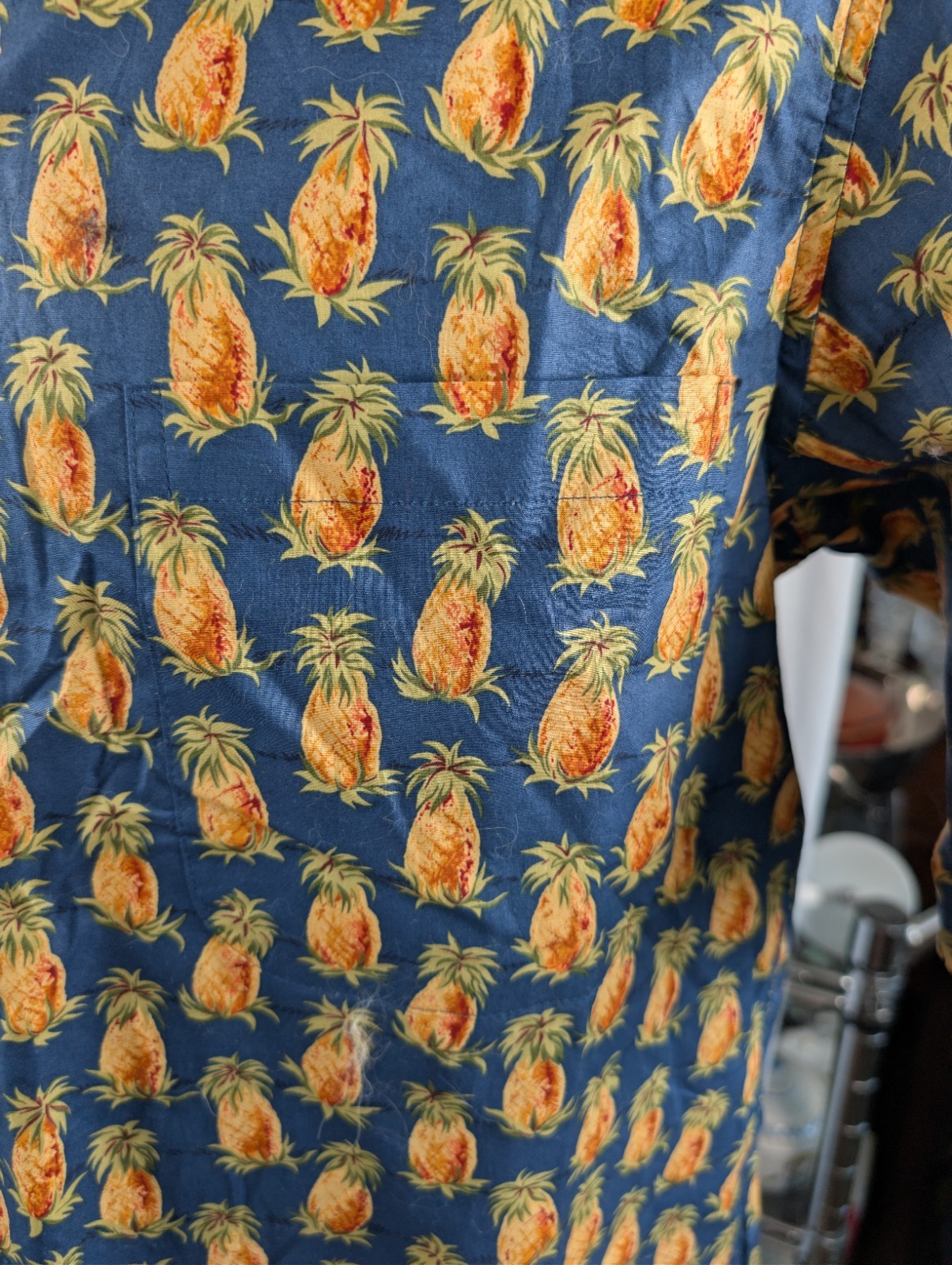 Men’s M Aloha Shirt Reyn Spooner Hawaiian Cotton Lawn 1.5″ Pineapples Oblique