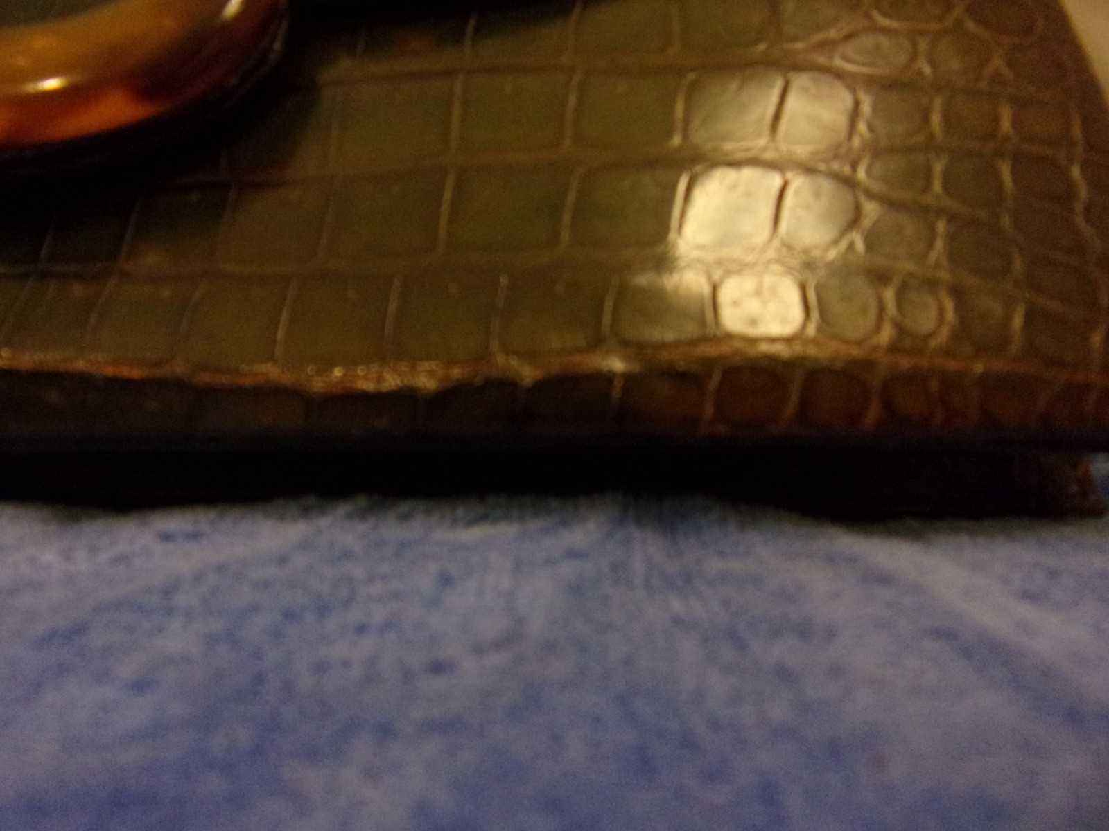 Vintage La Jeunesse Olive Alligator Skin Lucite Clasp Clutch RARE