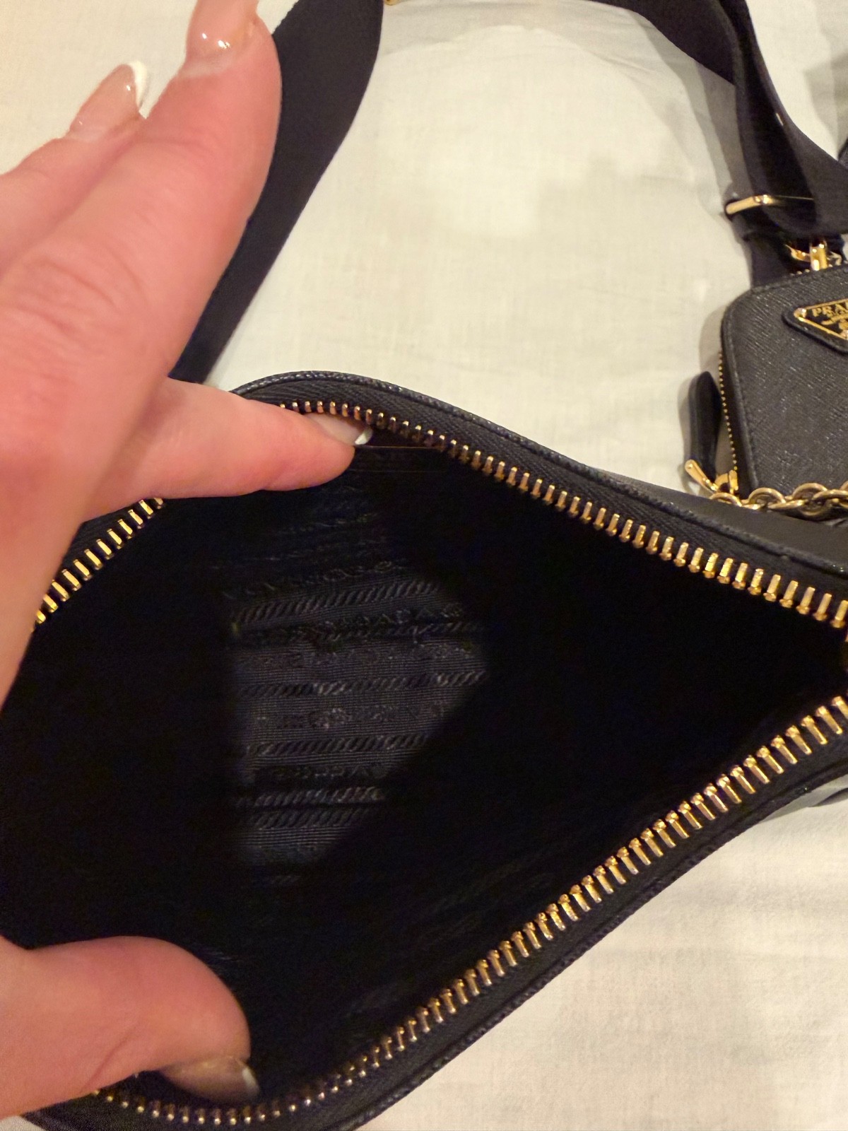 Prada Re-Edition 2005 Saffiano leather bag