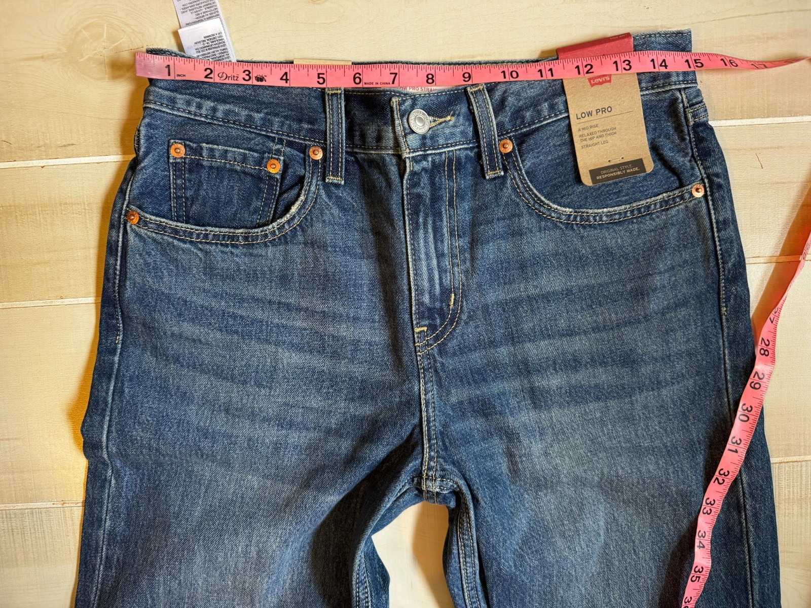 Levi’s Low Pro Straight leg distressed denim jeans size 27 women’s 31″ ins nwt