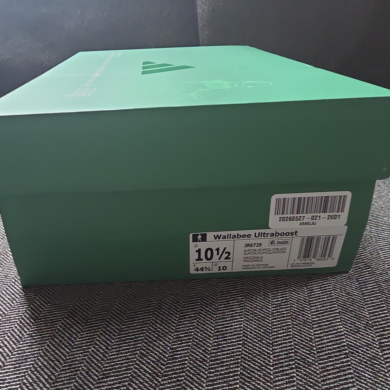 Kith Ronnie Fieg Adidas Ultraboost Clark’s Wallabees 10.5 Maple