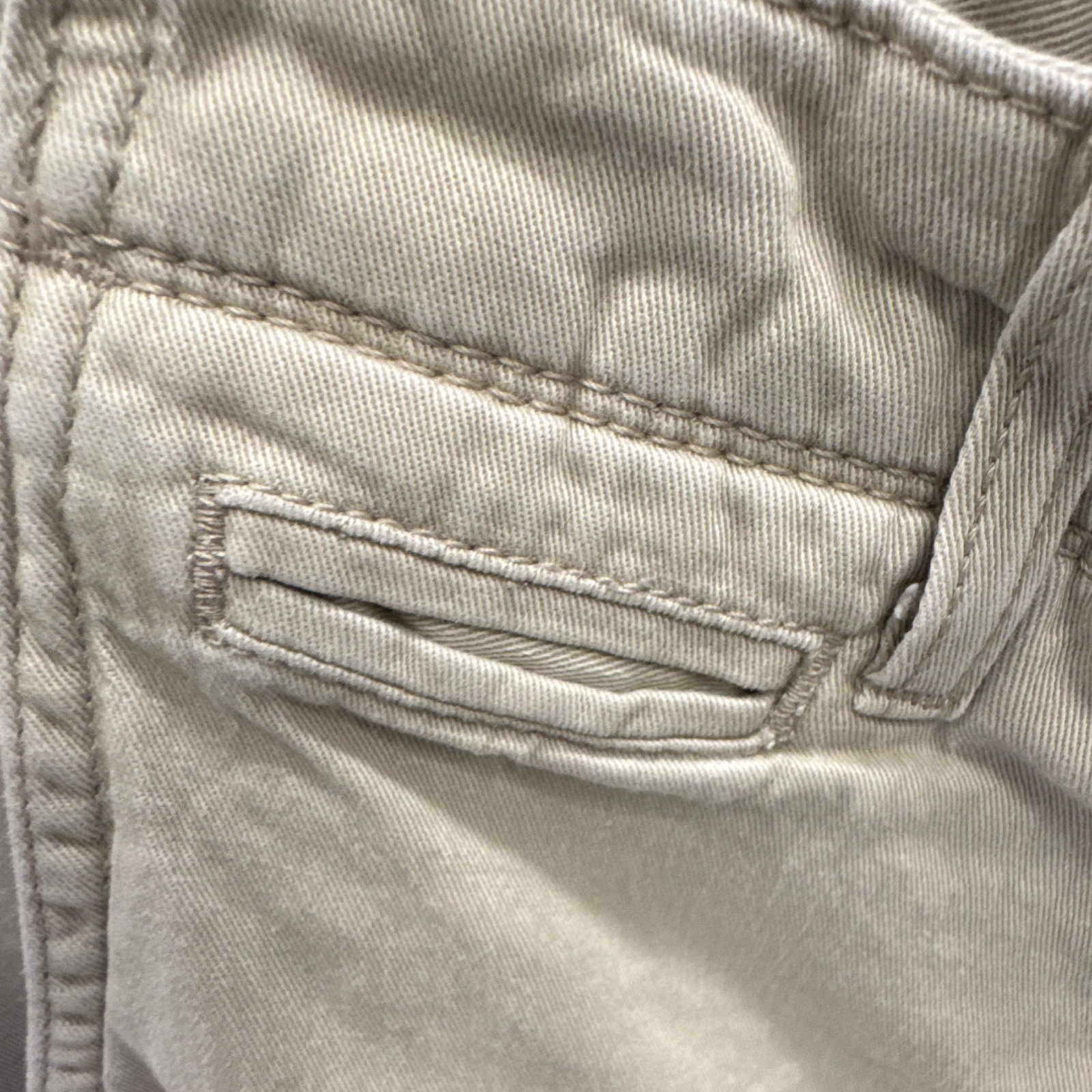 Arizona Jean Co. Men’s Beige Solid Chino Shorts Flat Front Pockets Button