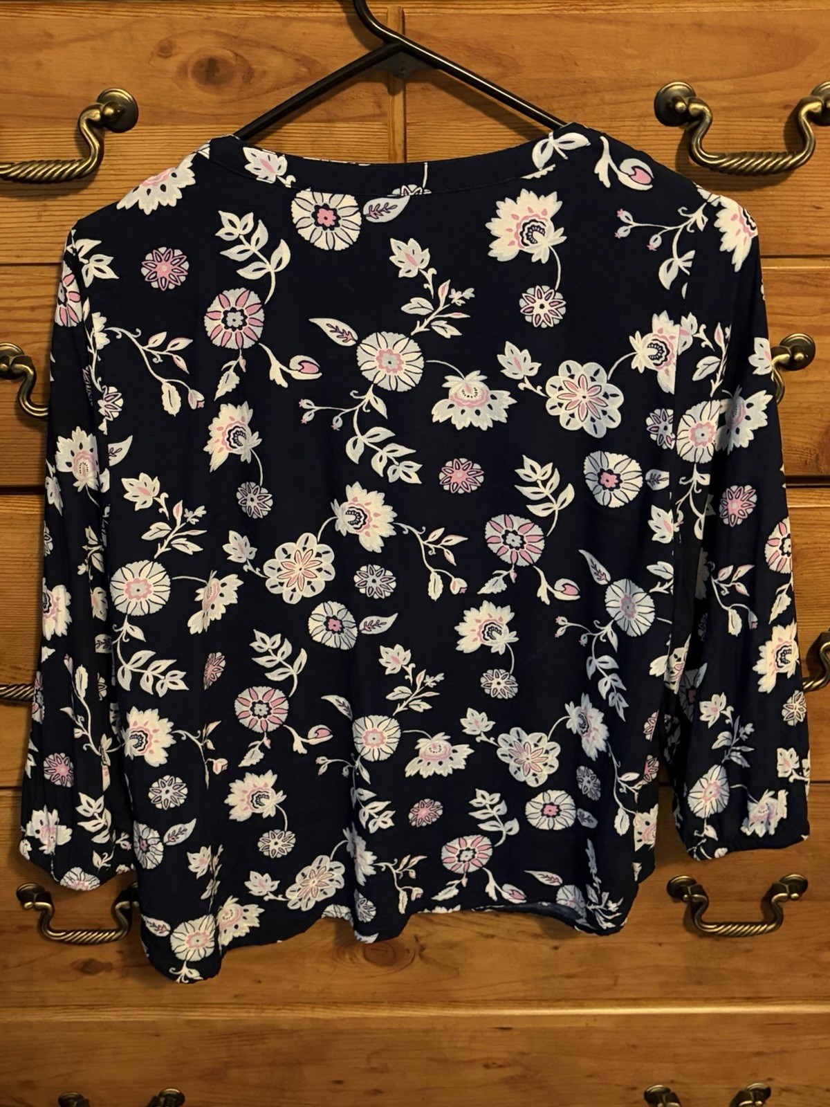 Croft & Barrow Womens Petites PXS Blue Pink Floral V-Neck 3/4 Button Blouse