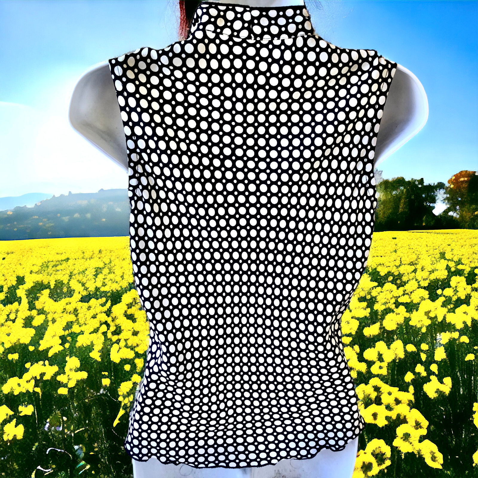 Urban Outfitters Sleeveless Top Blouse Womens size Medium Poka Dot Neck Tie