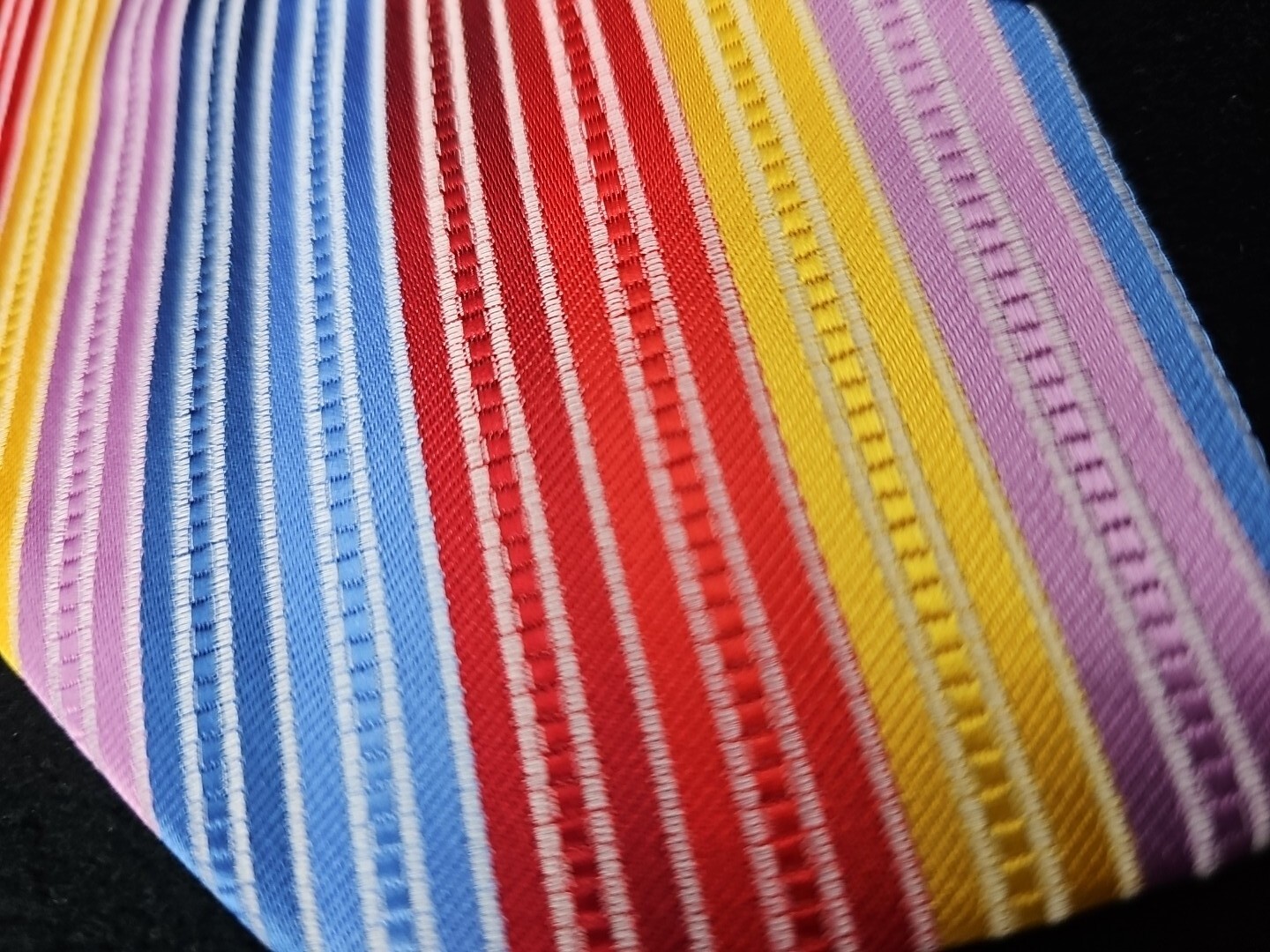 Weishang Silk Tie Woven RAINBOW Striped 58″ X 3.125″ EUC