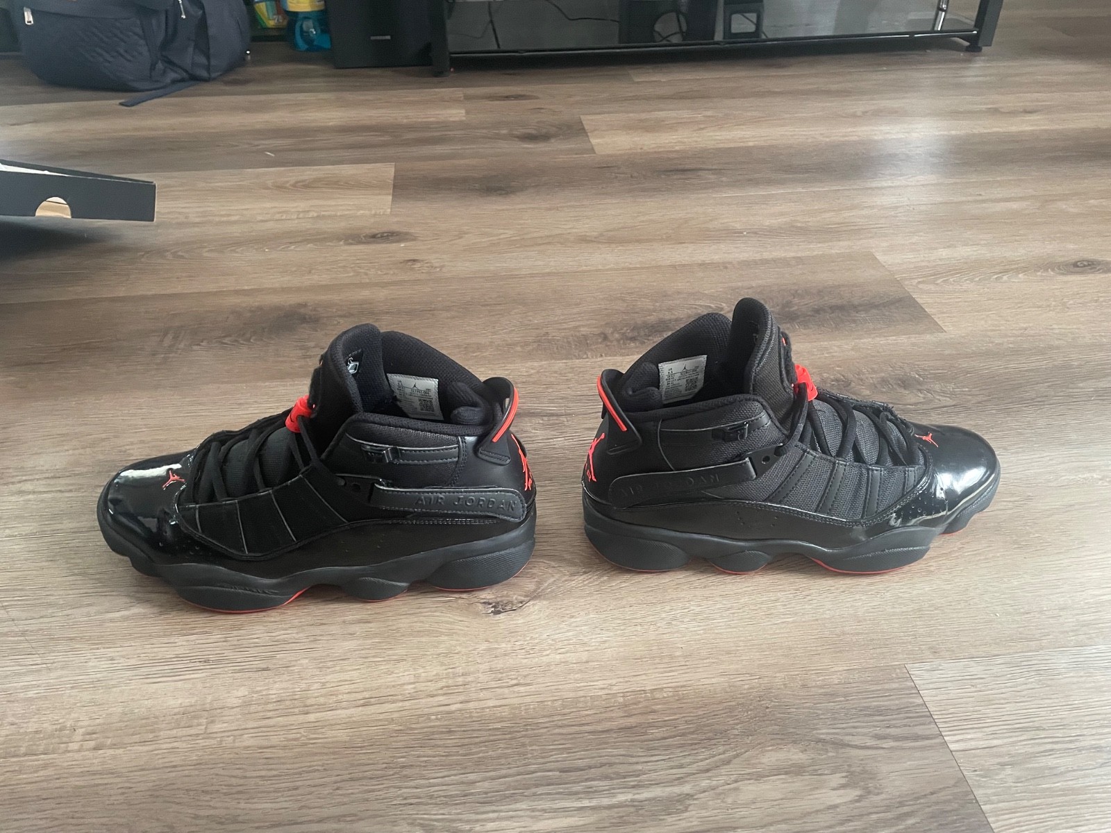 JORDAN 6 RINGS BLK/RED 9.5