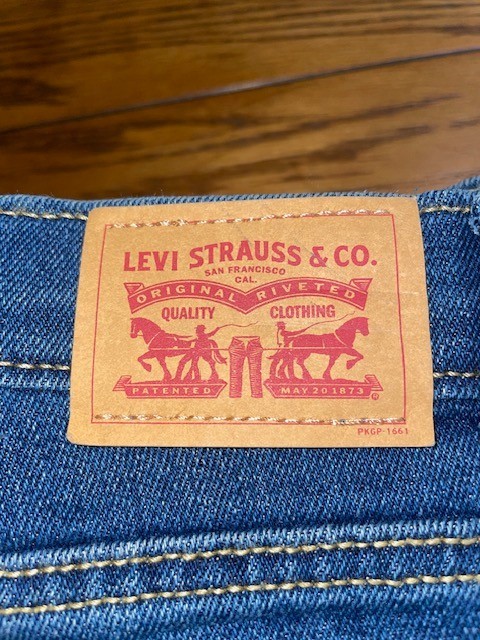 Levi’s Low Pro Straight Blue Denim Jeans – Women’s Size 12 Reg (W28 X L28) – New