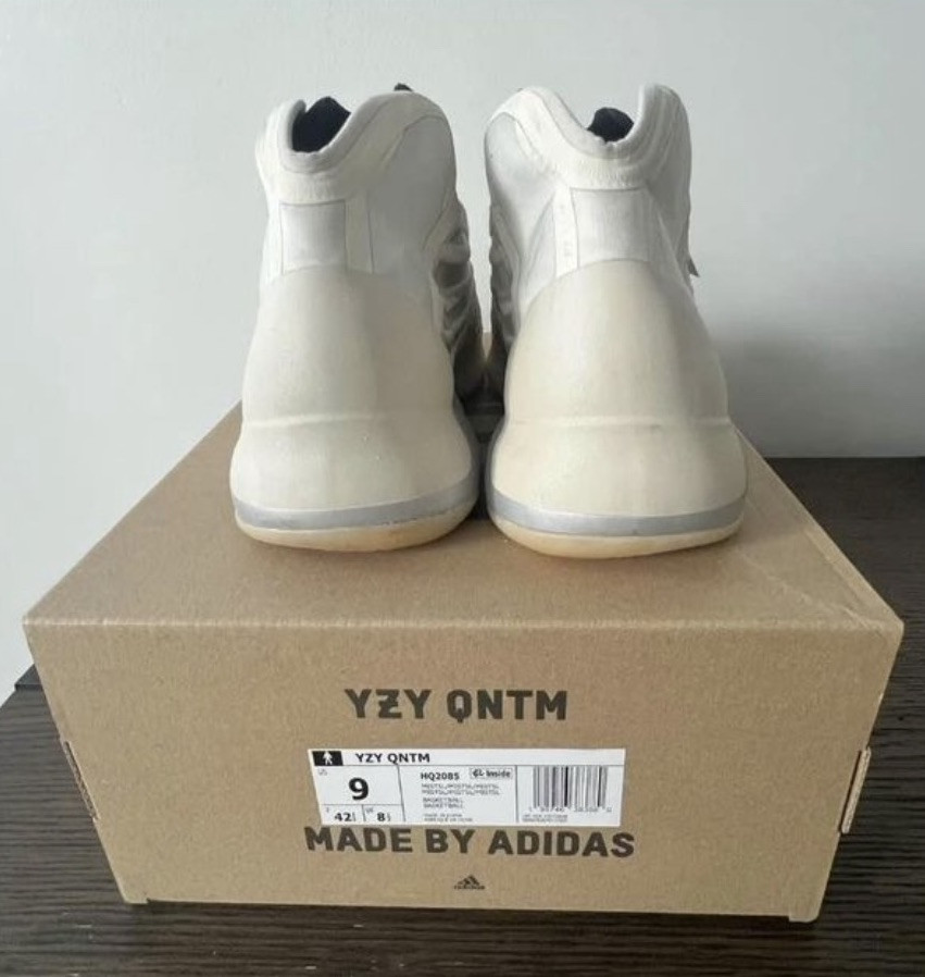 Yeezy Adidas Basketball Shoe Size 9 HQ2085