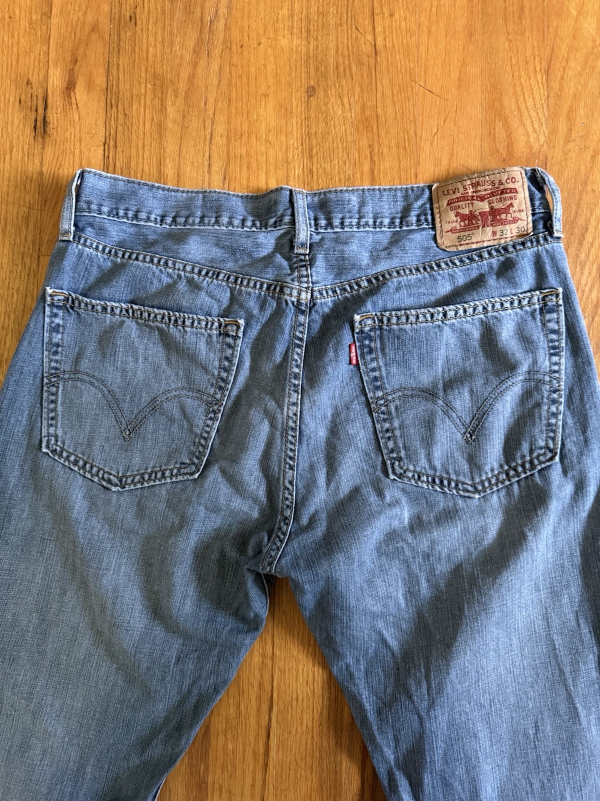 Levi’s 505 Men’s 30×32 Straight Fit Blue Medium Wash Cotton Denim Jeans Mid Rise