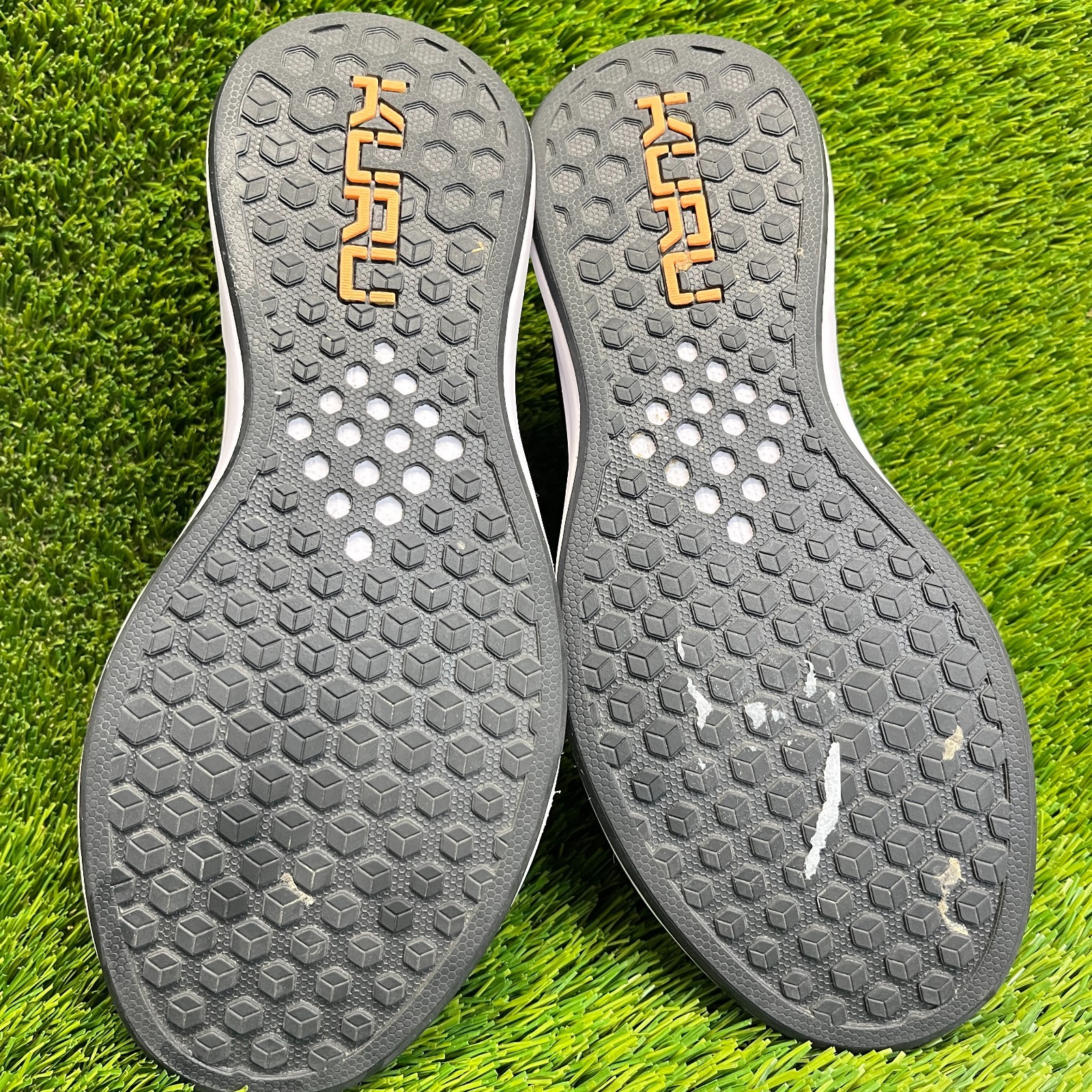 Kuru Atom Womens Size 9.5 Black White Athletic Walking Slip On Shoes Sneakers