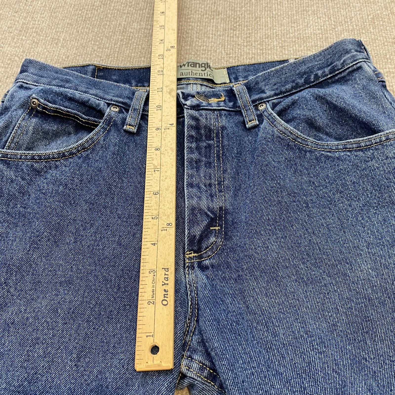 Wrangler Authentics Jeans Mens 32×32 Blue Medium Wash Relaxed Straight Denim