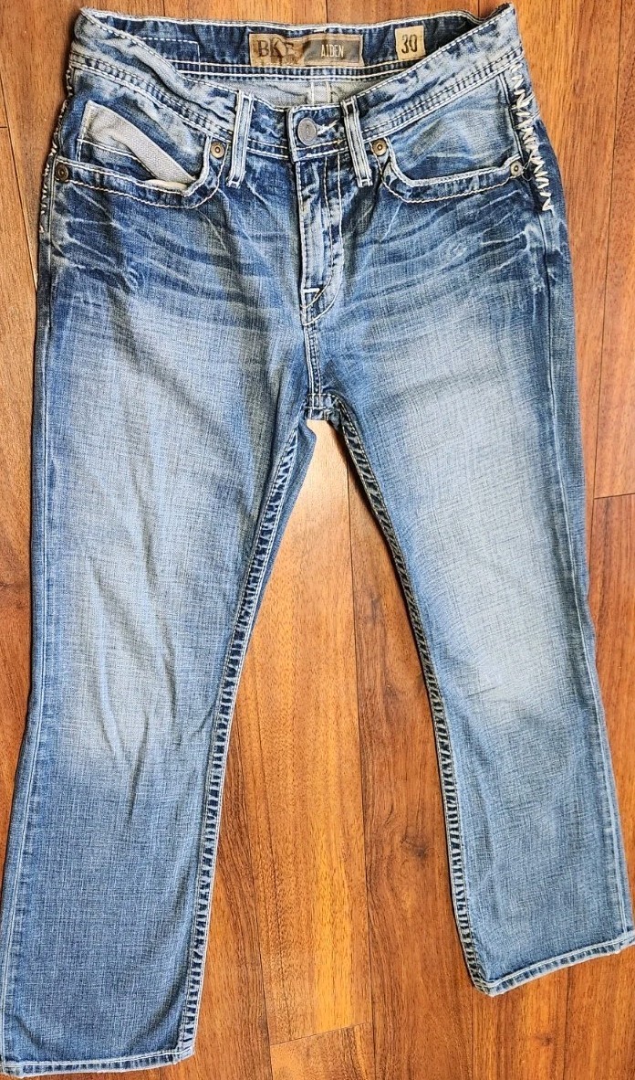 BKE Aiden Bootcut Jeans 30×31 Light Wash Thick Stitch Flap Pockets Denim Buckle