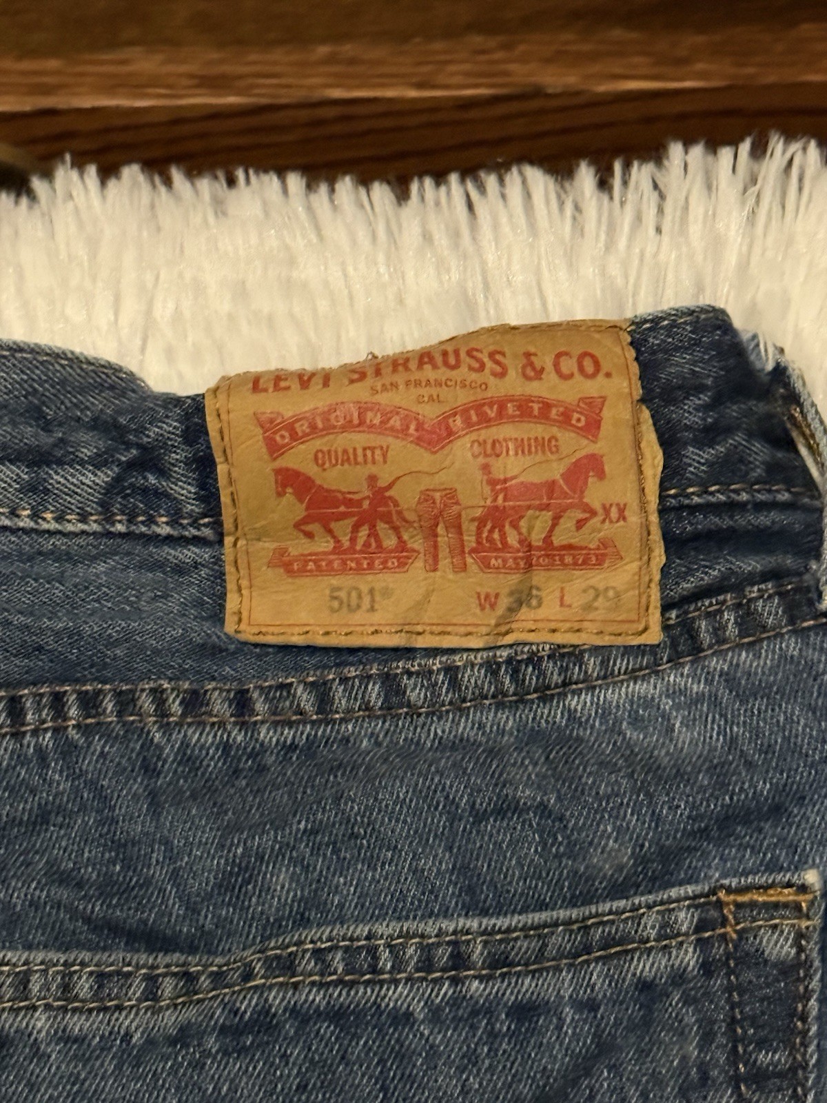 Levis 501 Jeans Men 36 x 29 Dark Stonewash Denim Button Fly Classic Straight Leg