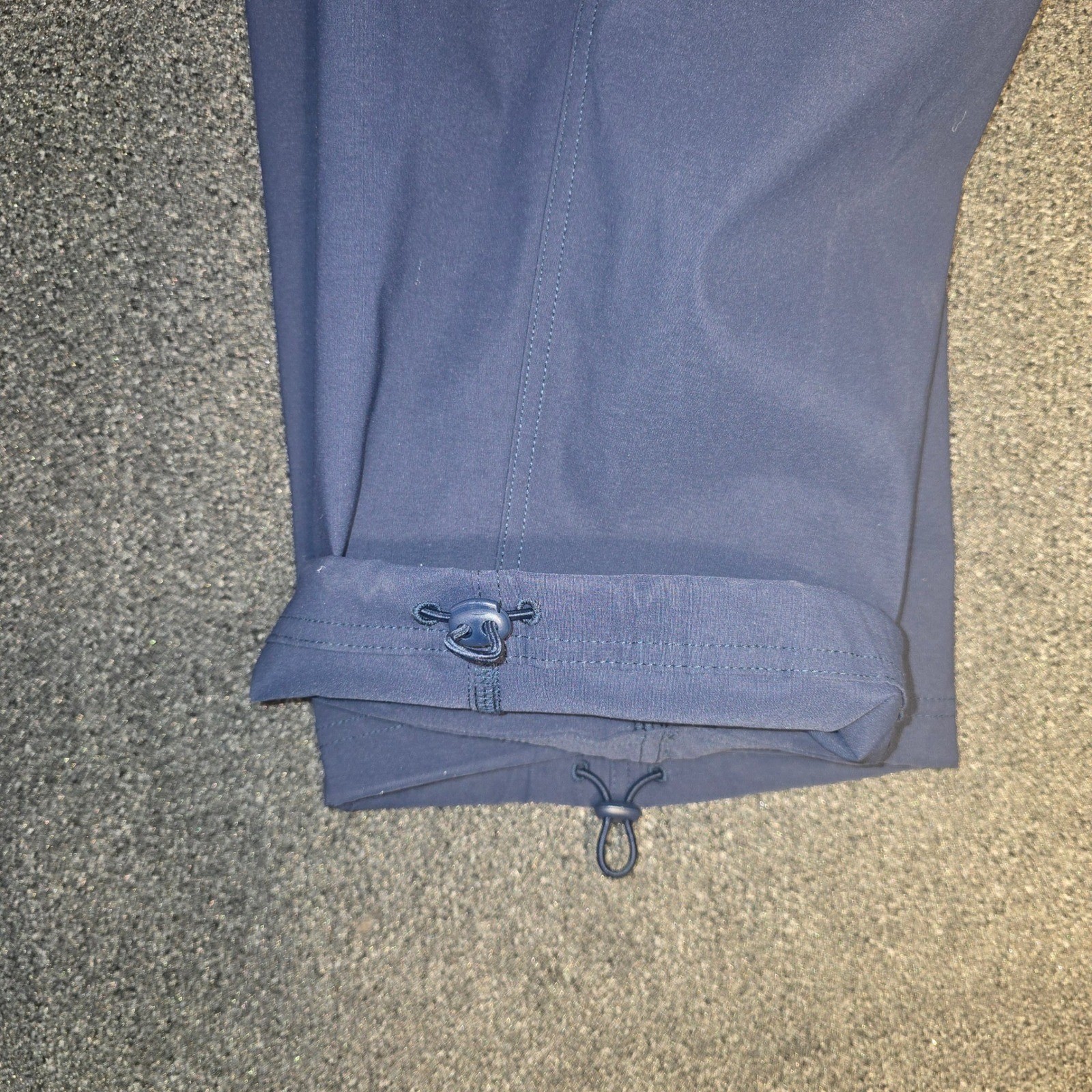 NWT Eddie Bauer Rainier Capri Cargo Pants Womens 24 Blue Stretch Travel Hiking