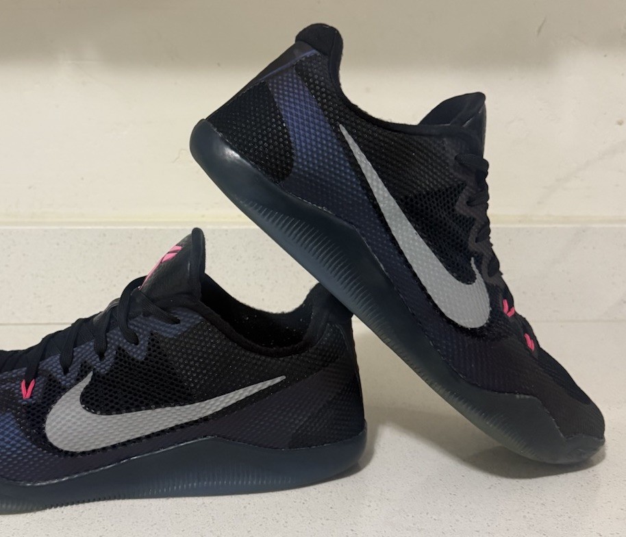 NIKE KOBE XI low Invisibility cloak basketball sneakers gray/pink men’s size 14