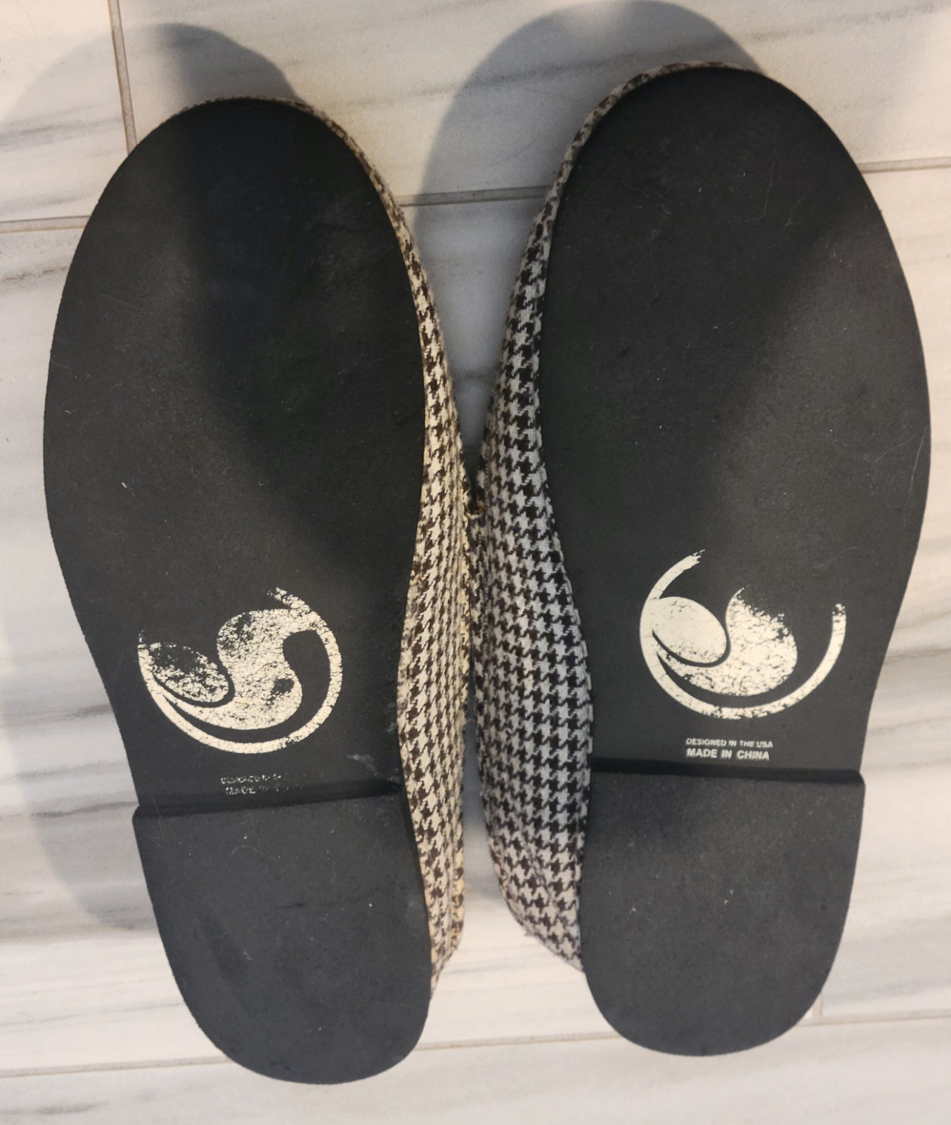 DVS Shoe Company Slippers Size 12