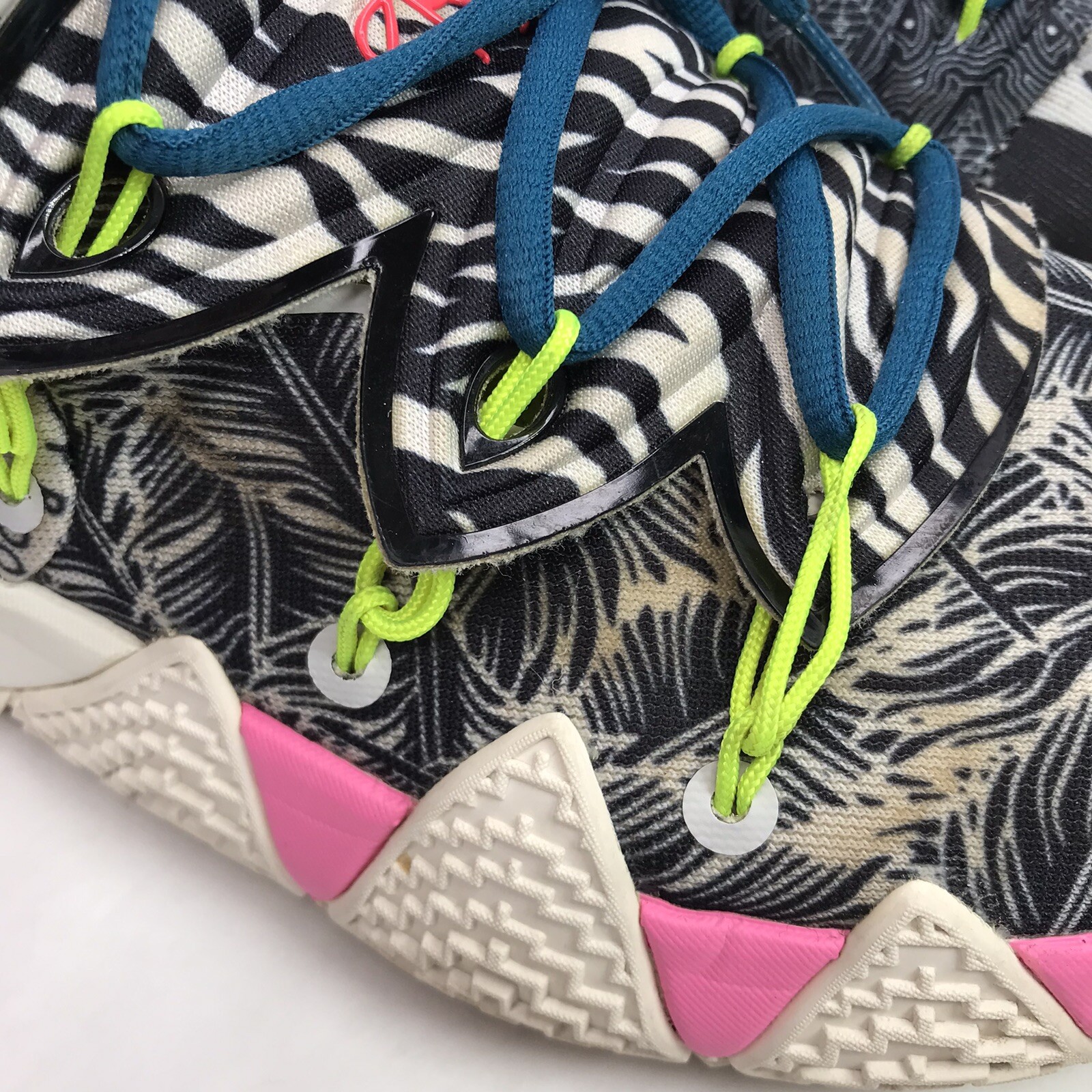 Nike Men’s Size 11 Kybrid What The Neon Sneaker Hi Top Shoe Retro