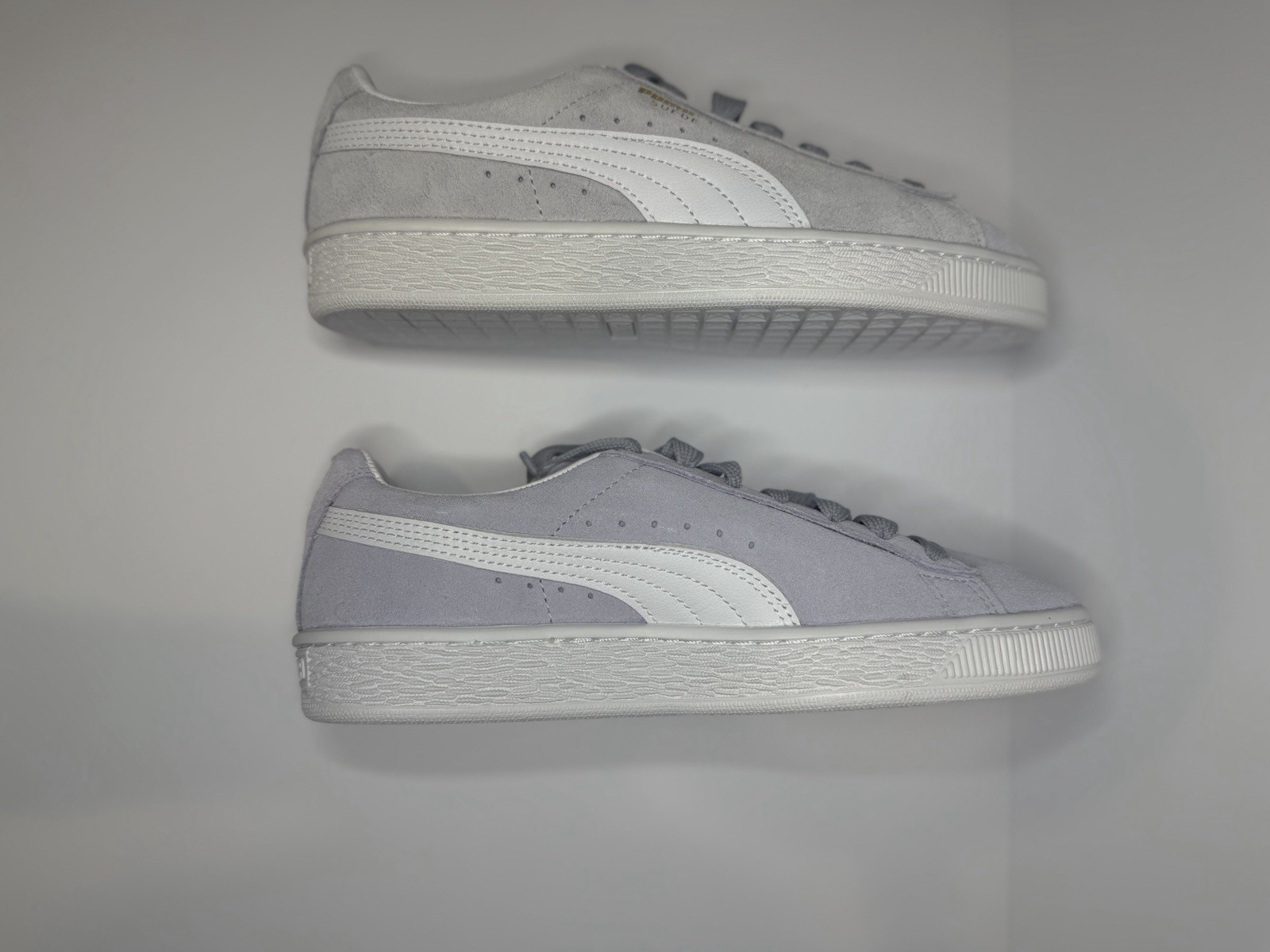 PUMA Suede unisex’s Low Top Lace-Up Suede Sneakers Gray/White Rubber Sole