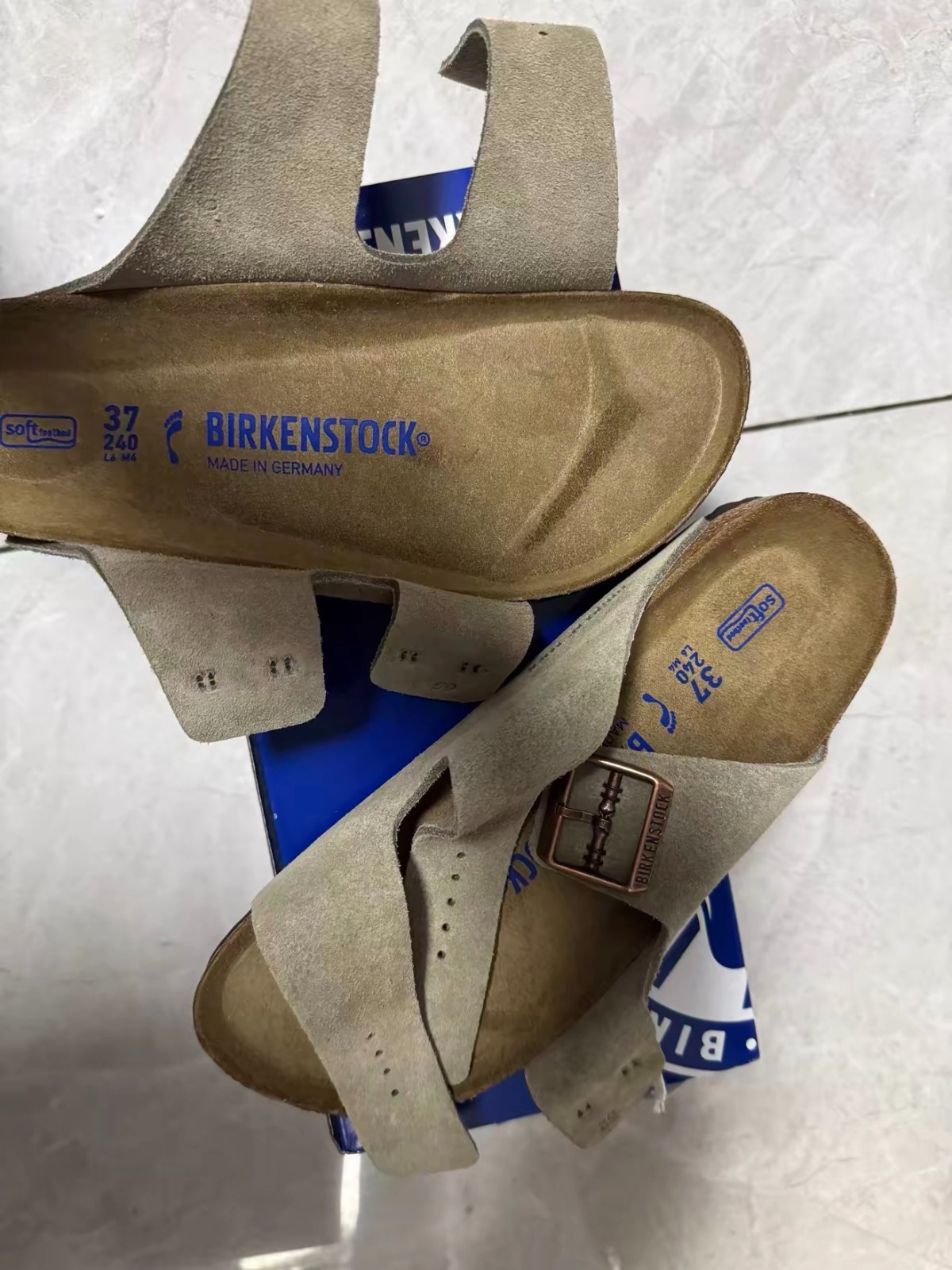 Birkenstock Arizona Soft Footbed Suede Leather Unisex EU37-45 Taupe sandals