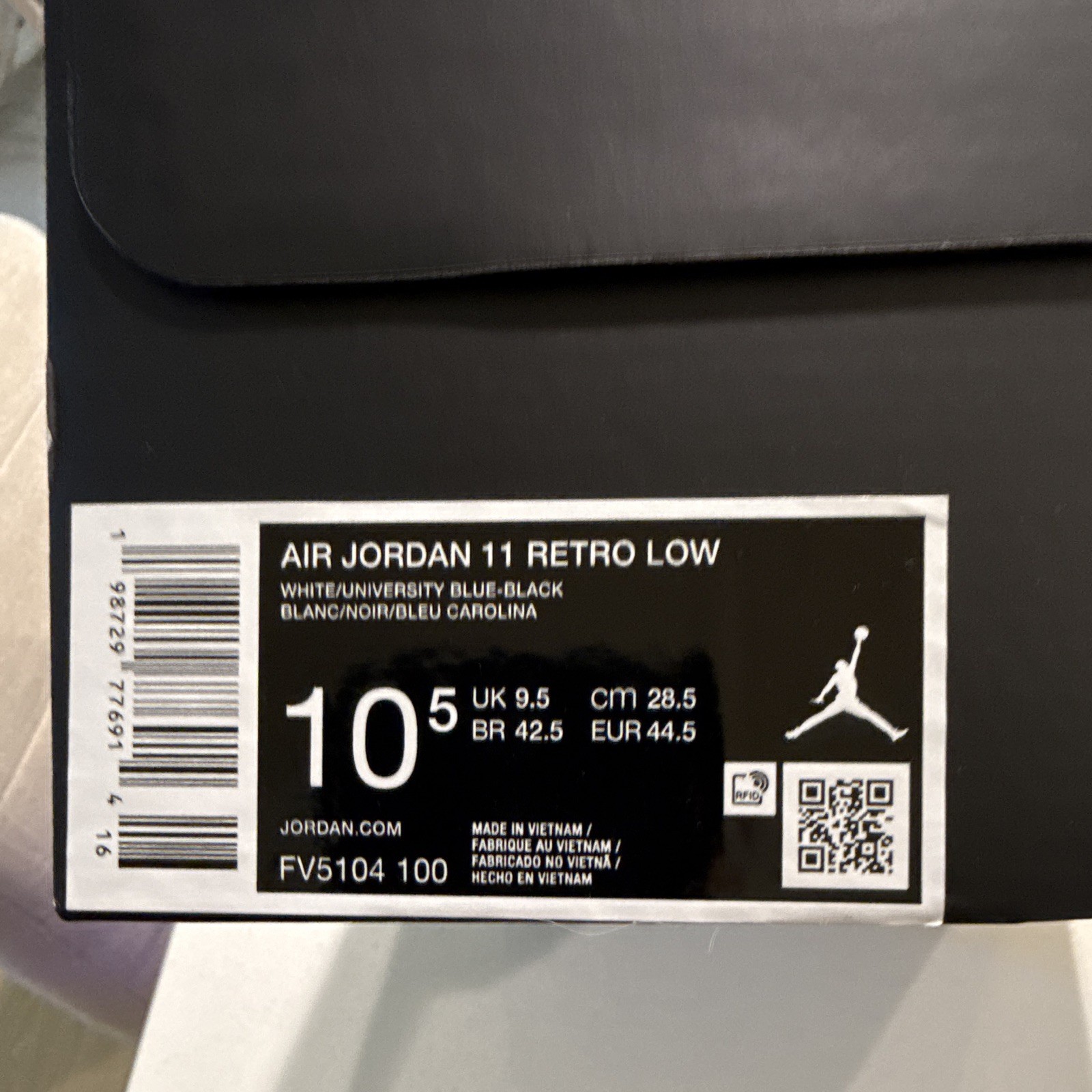 Jordan Air Jordan 11 Retro Low UNC Blue FV5104-100