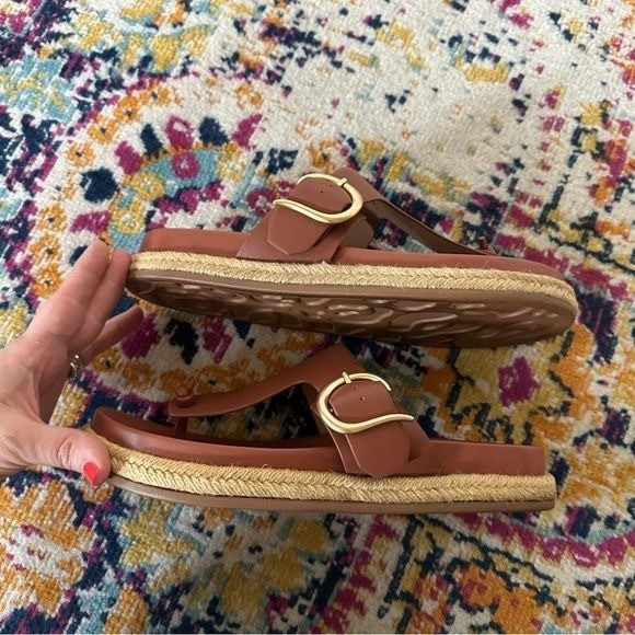 AEROSOLES Cina Vegan Leather T-Strap Sandals Womens Size 10 Comfort Slip On Shoe
