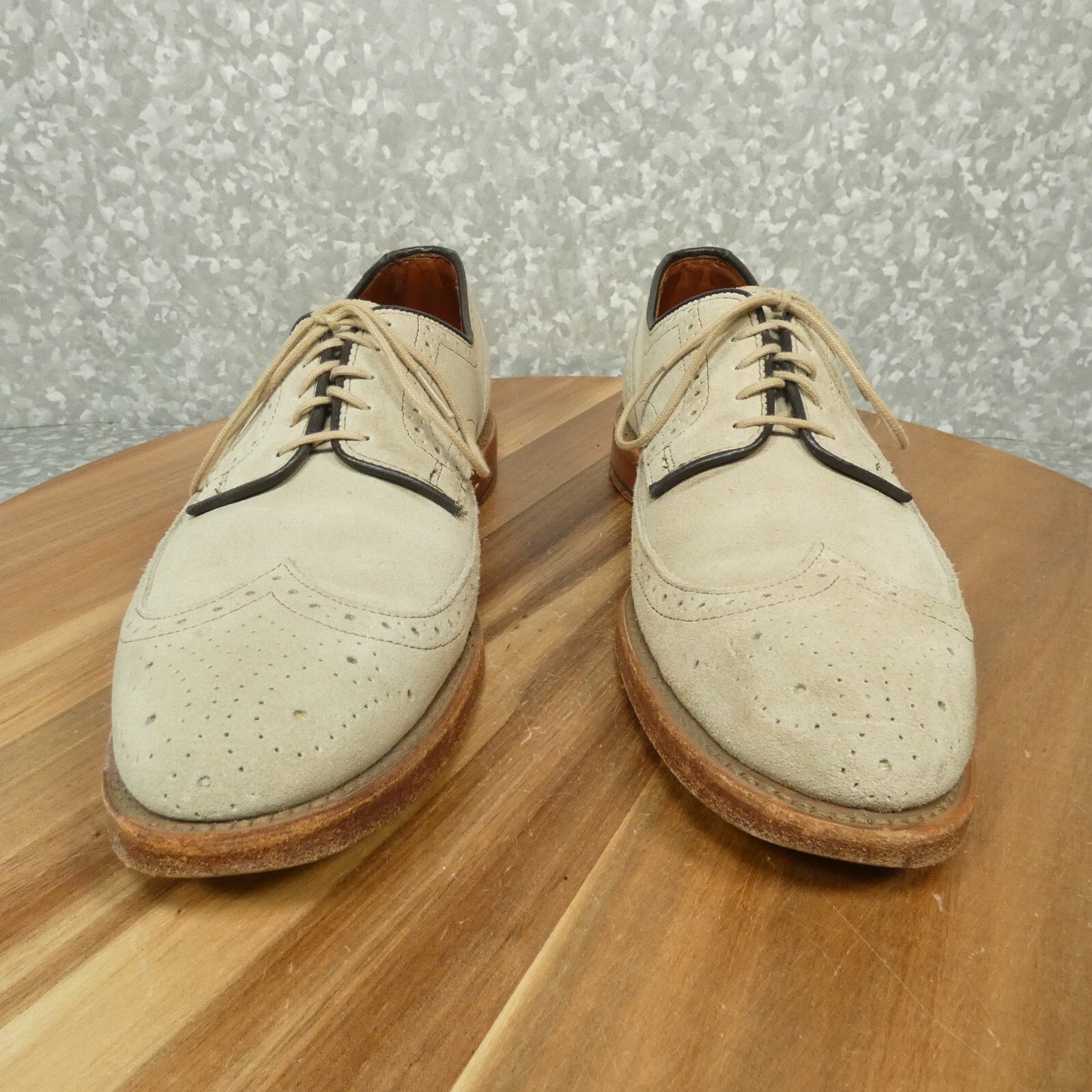 Allen Edmonds Player’s Shoe Mens 9B Beige Suede Wingtip Oxfords