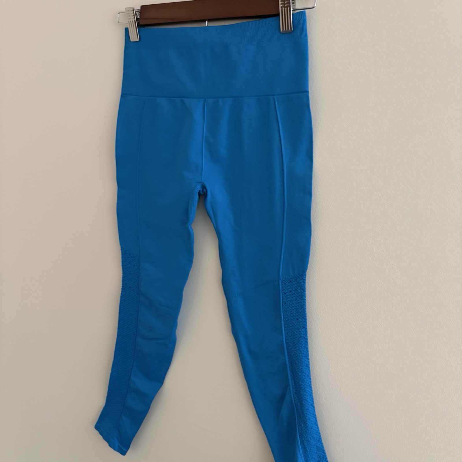 Fabletics Women’s 24” Blue Workout Leggings Bright Summer Compression P7