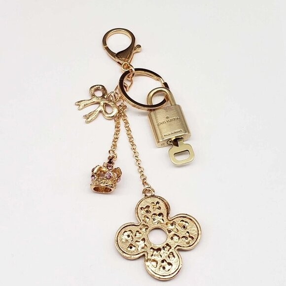 LV Authentic Gold Lock & Key 🔑 Luxury Bag Charm w/ Unbranded Flower Keychain
