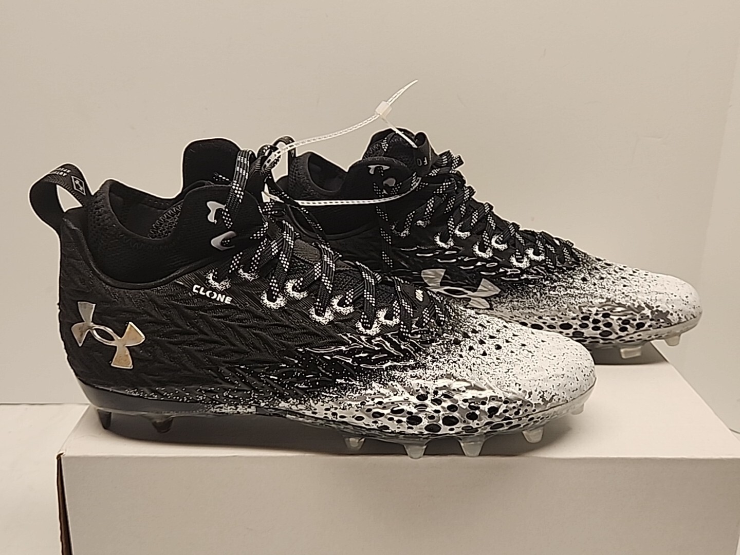 Under Armour Spotlight Clone MC Women’s Football Cleats