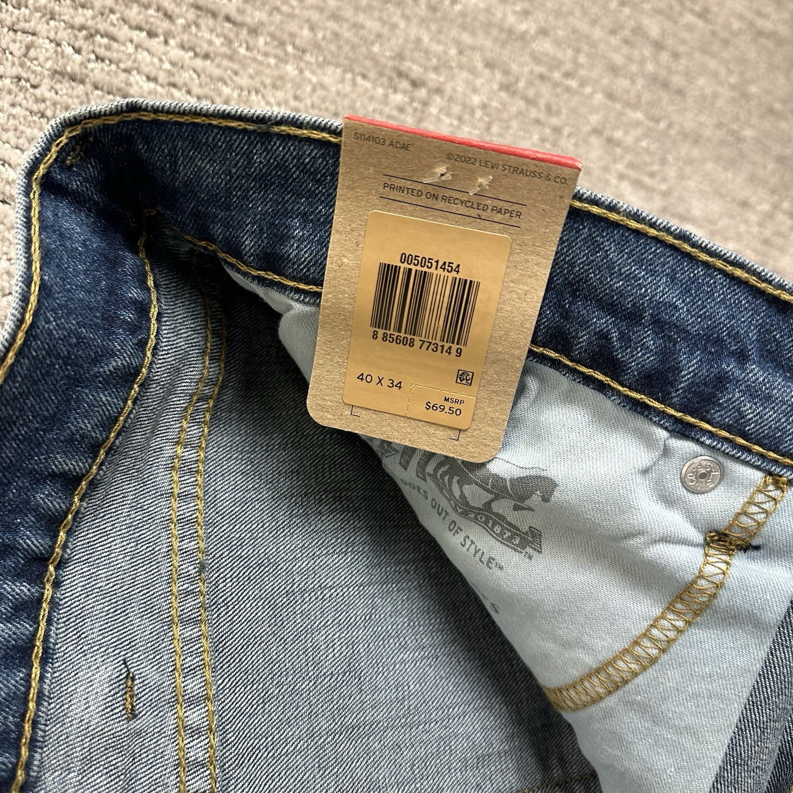 NWT LEVI’S 505 Regular Size 40 x 34 Medium Wash Room At Thigh Men Jeans MSRP $69