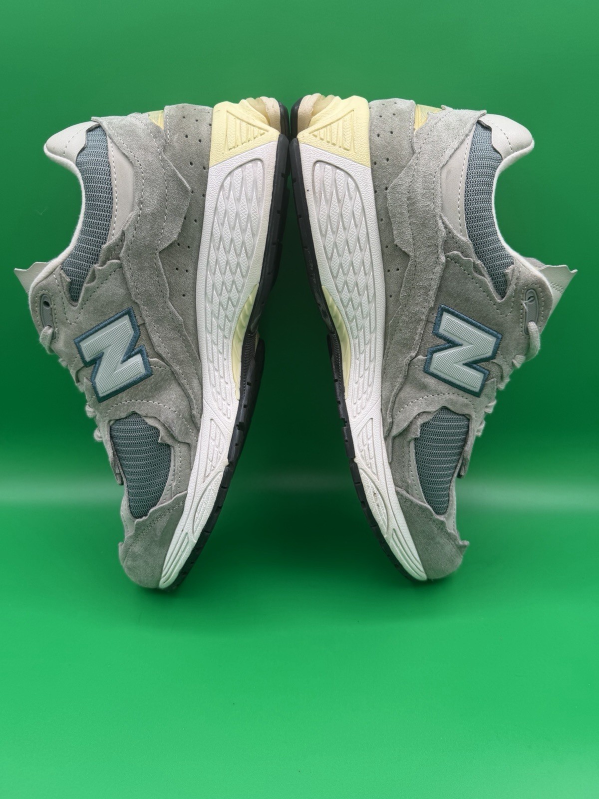 New Balance Men’s 2002R Protection Pack – Mirage Gray Shoes M2002RDD SZ 11