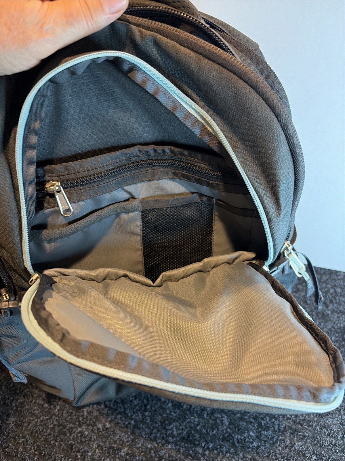 The North Face Recon Backpack School Work Hiking Padded Gray And Teal