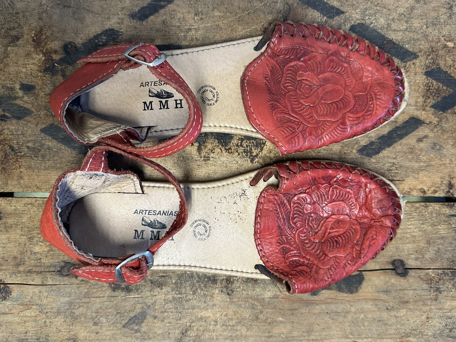 BEAUTIFUL MEXICAN style sandals size 10.5/11 Red Rose pattern. Please see pics.