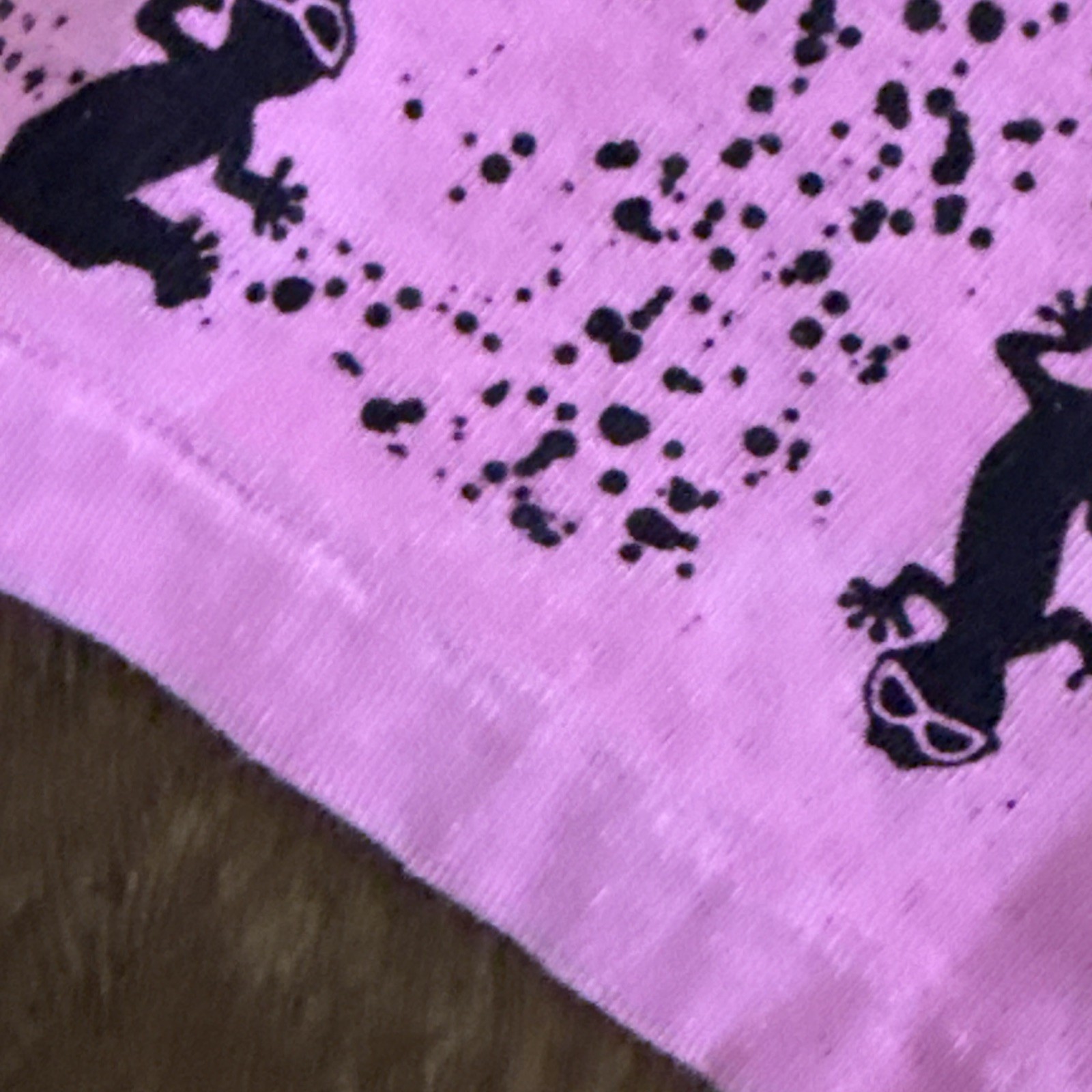 Hawaii 1980’s Gecko Splatter Pink All Over T Shirt Single Stitch Large 1989 READ
