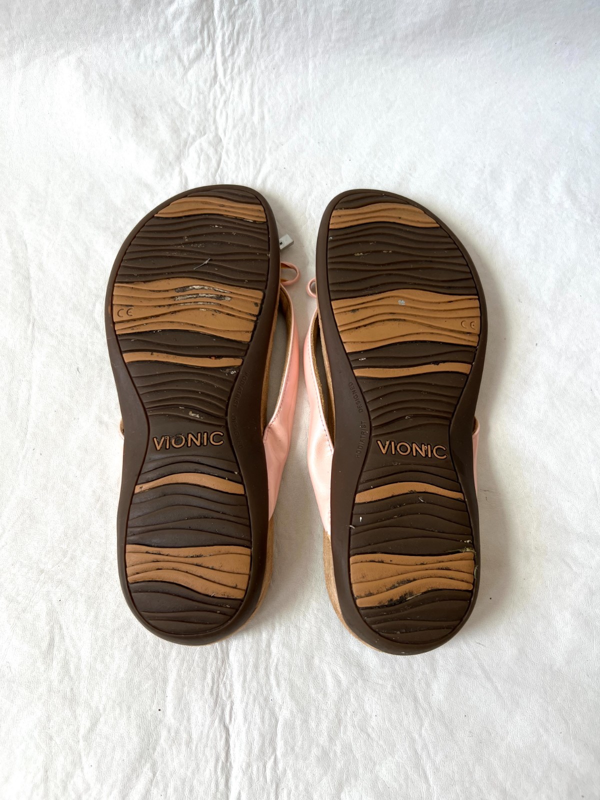 Vionic sandals flip flops size 10 Bella II light pink bow thong comfort shoes