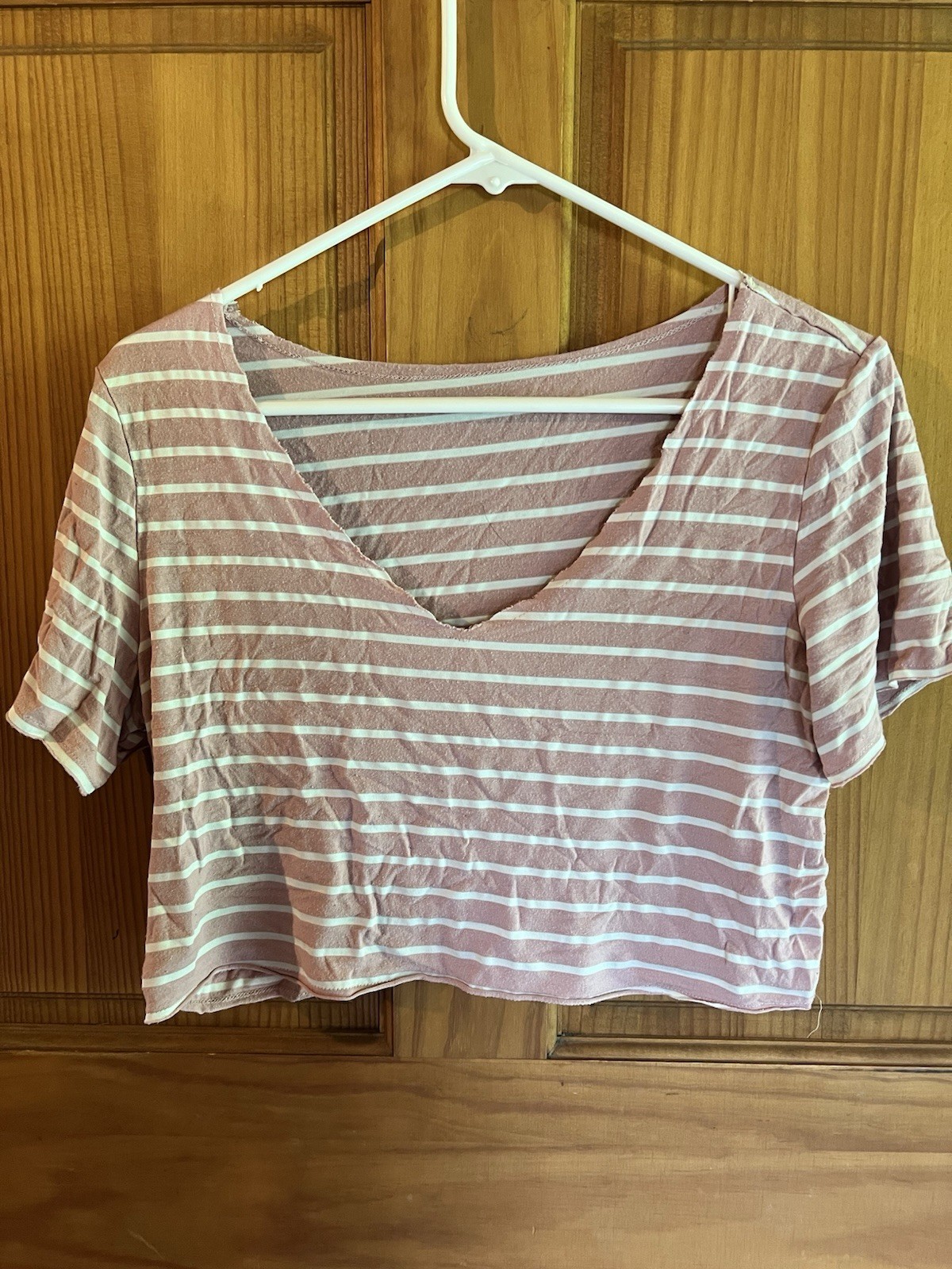 Women’s Pink/White Striped V-Neck Cropped Short Sleeve Pullover T-Shirt S