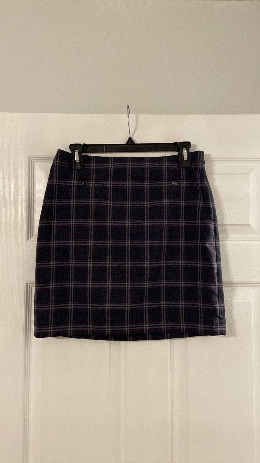 Banana Republic Women’s Skirt size 4 brand new with tag length 17″ waist28/30″