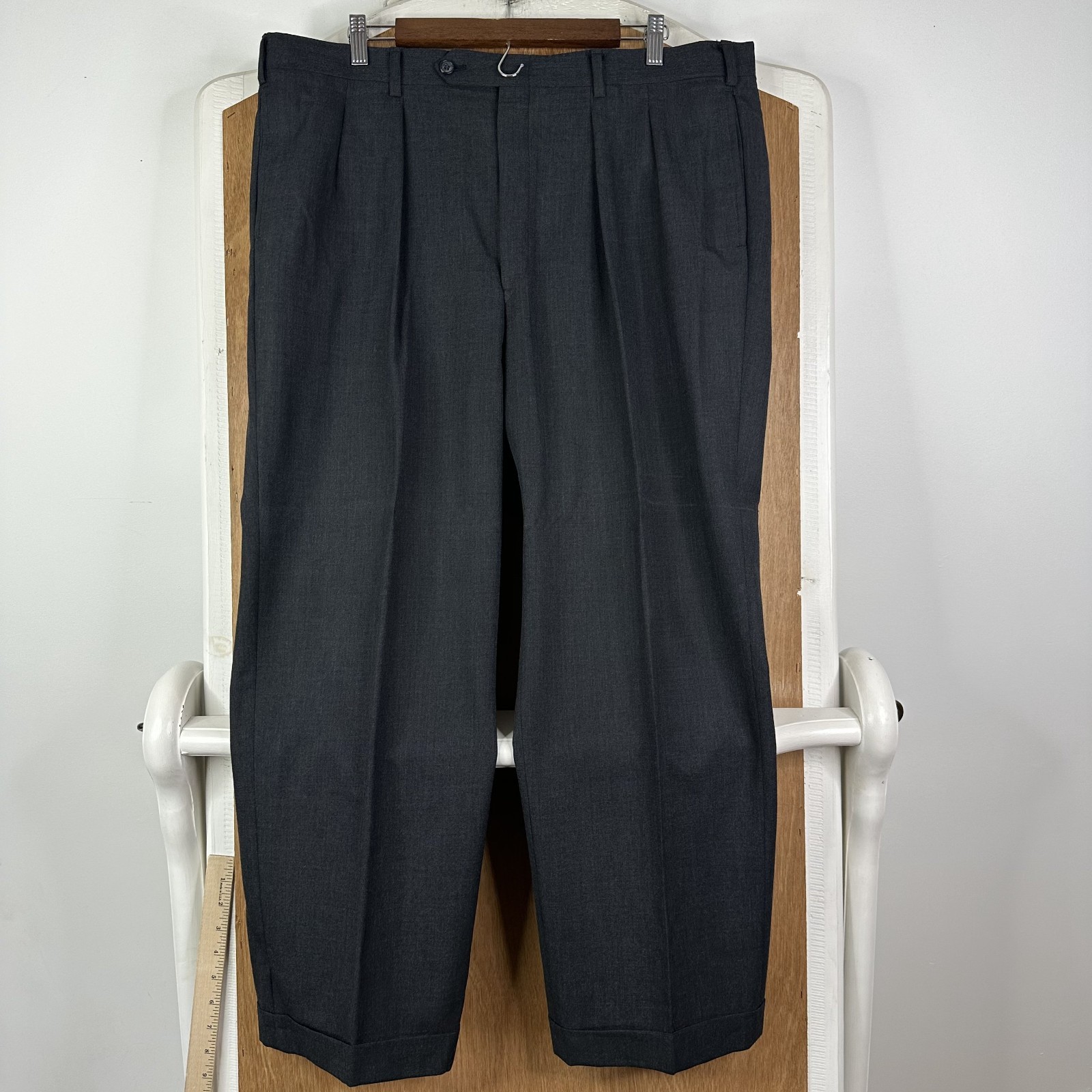 Jos A Bank Suit 44R Gray 2 Button Wool Pants 38×28 Pleated Front Canvased