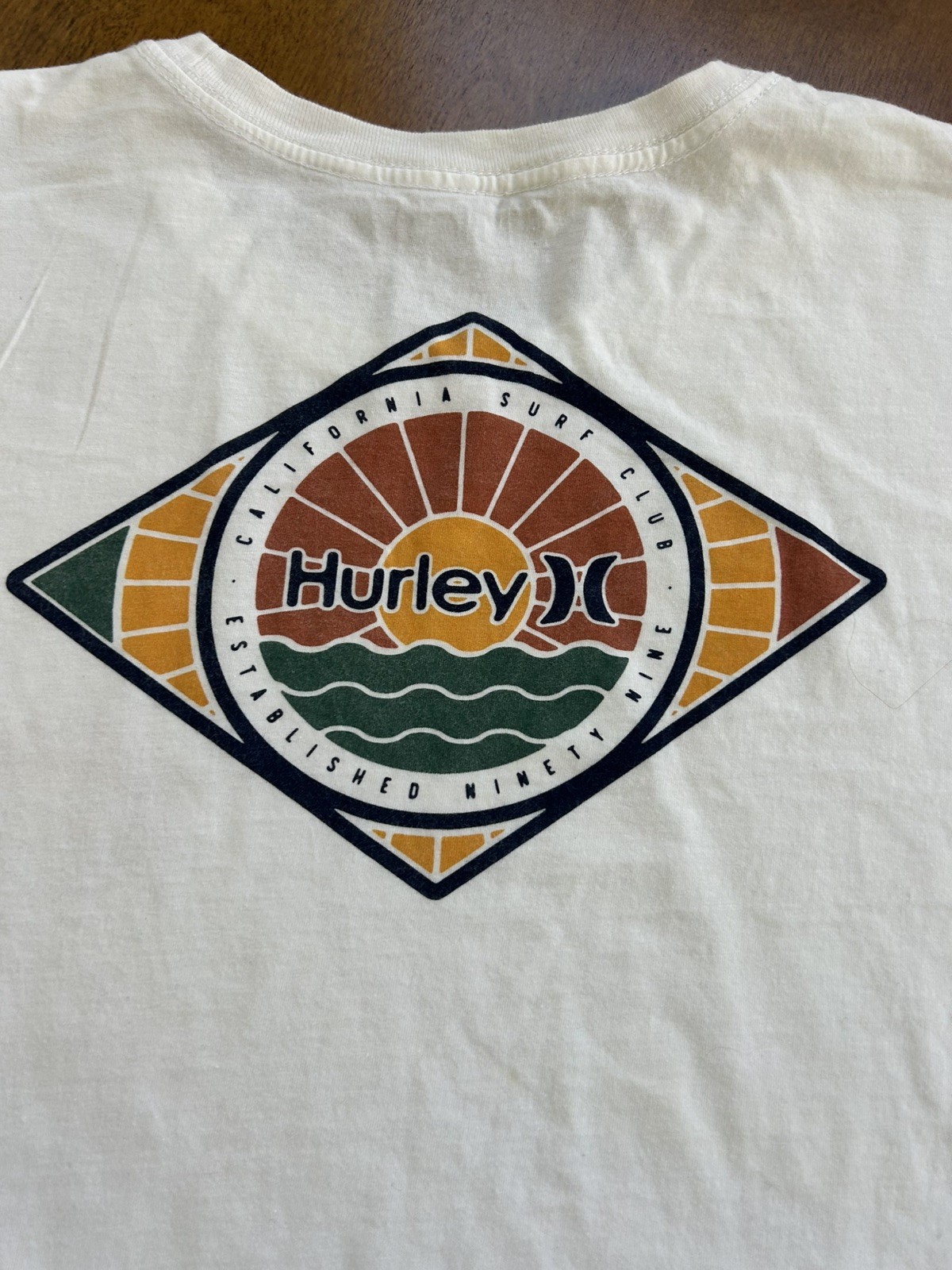 Hurley Men’s M Regular White Crew Neck Short Sleeve Logo Graphic T-Shirt (a)